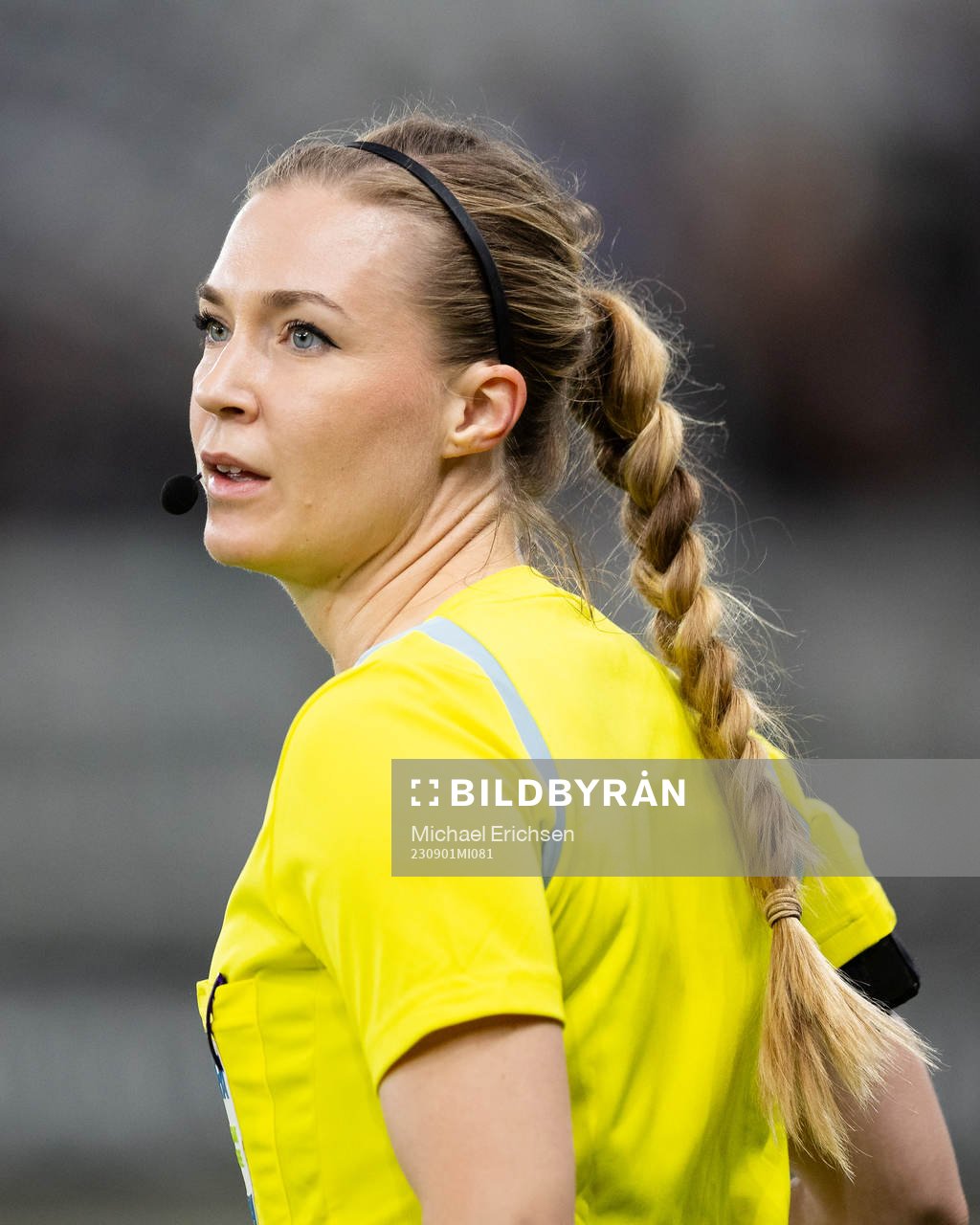 Assisterande domare Camilla Stendahl under fotbollsmatchen i Superettan mellan Örgryte och Örebro den 1 september 2023 i Göteborg. 