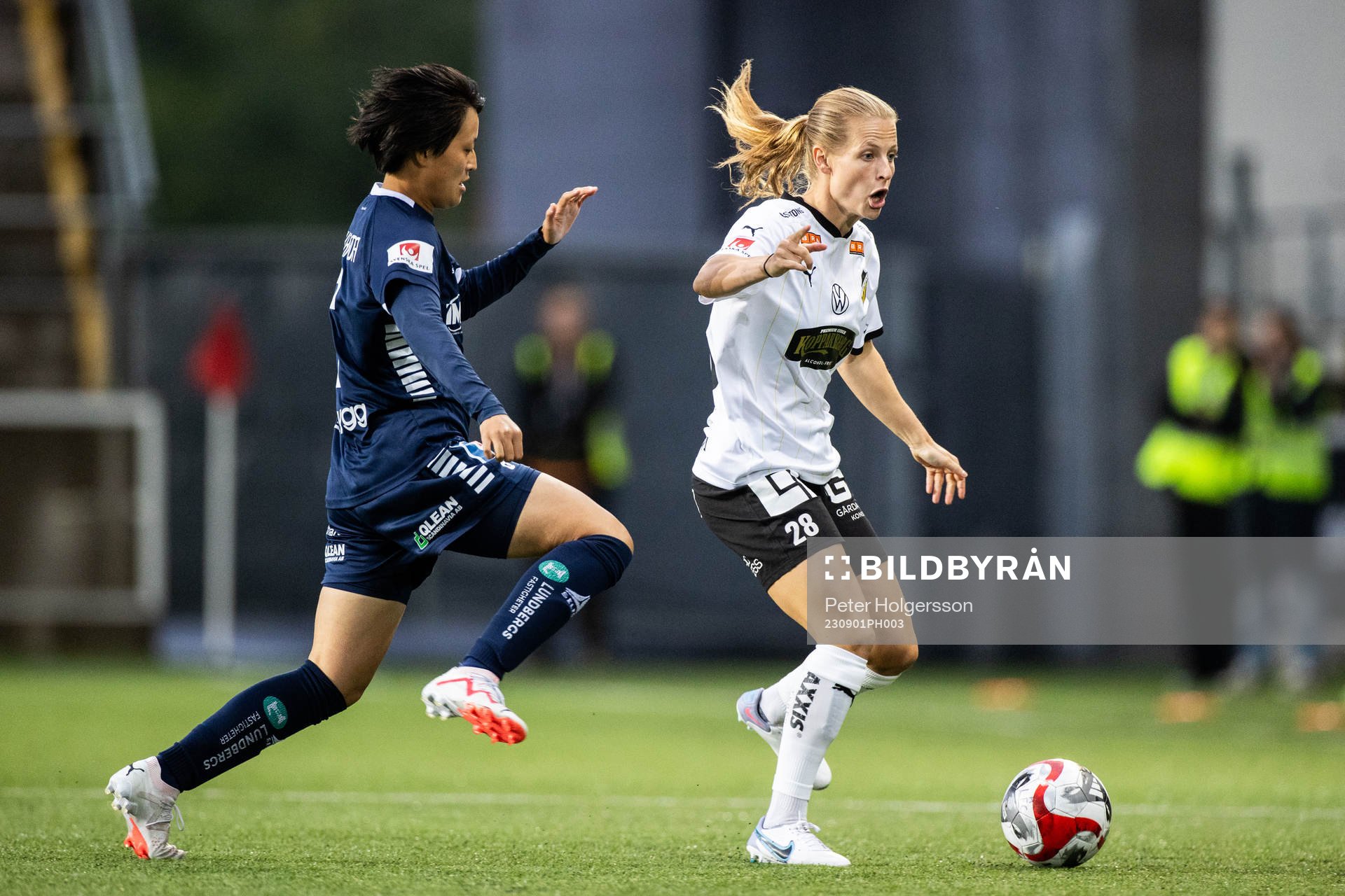 Linköpings Saori Takarada och Häckens Anna Anvegård