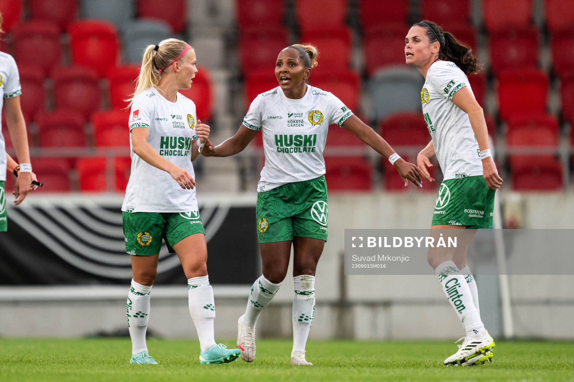 Hammarbys Madelen Janogy jublar efter 0-1 under fotbollsmatchen i Damallsvenskan mellan Växjö DFF och Hammarby den 1 september 2023 i Växjö.