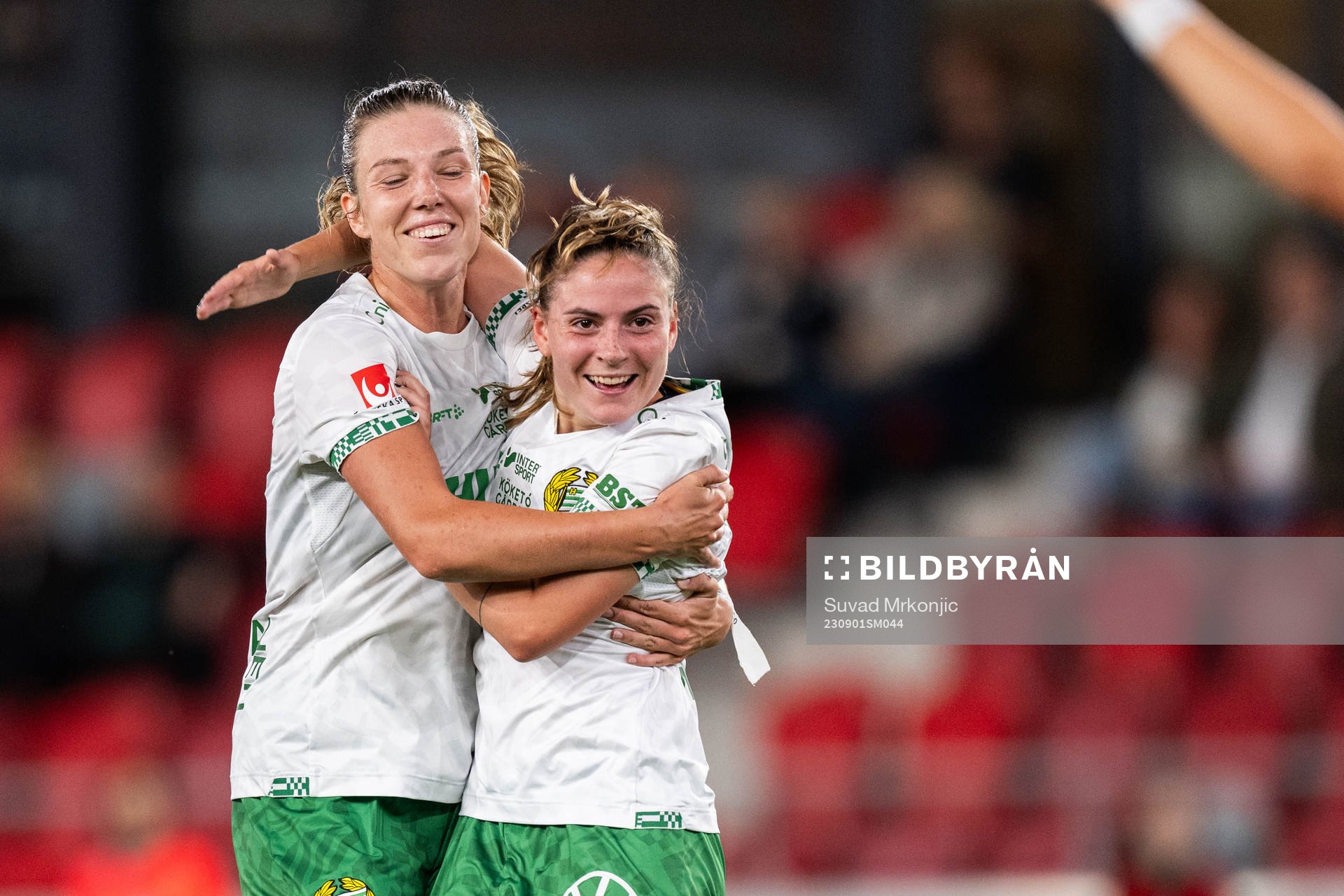 Hammarbys Smilla Vallotto jublar med lagkamrater efter 0-3 under fotbollsmatchen i Damallsvenskan mellan Växjö DFF och Hammarby den 1 september 2023 i Växjö.