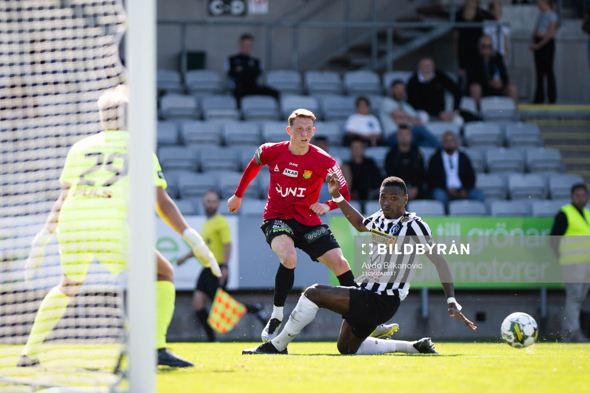 Landskronas Samuel Kotto och GAISs Julius Lindberg