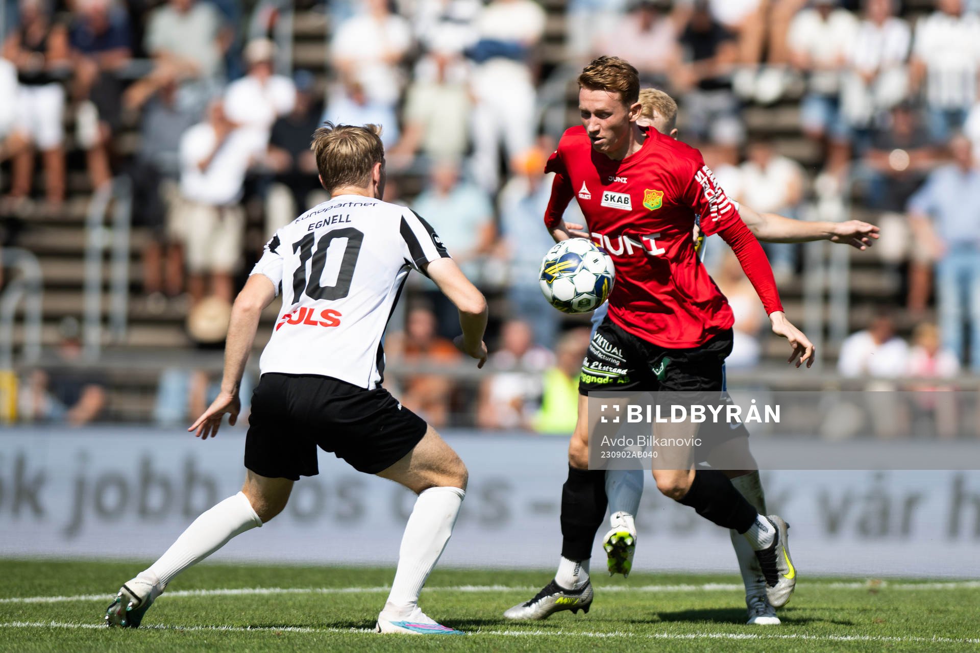 Landskronas Adam Egnell och GAISs Julius Lindberg