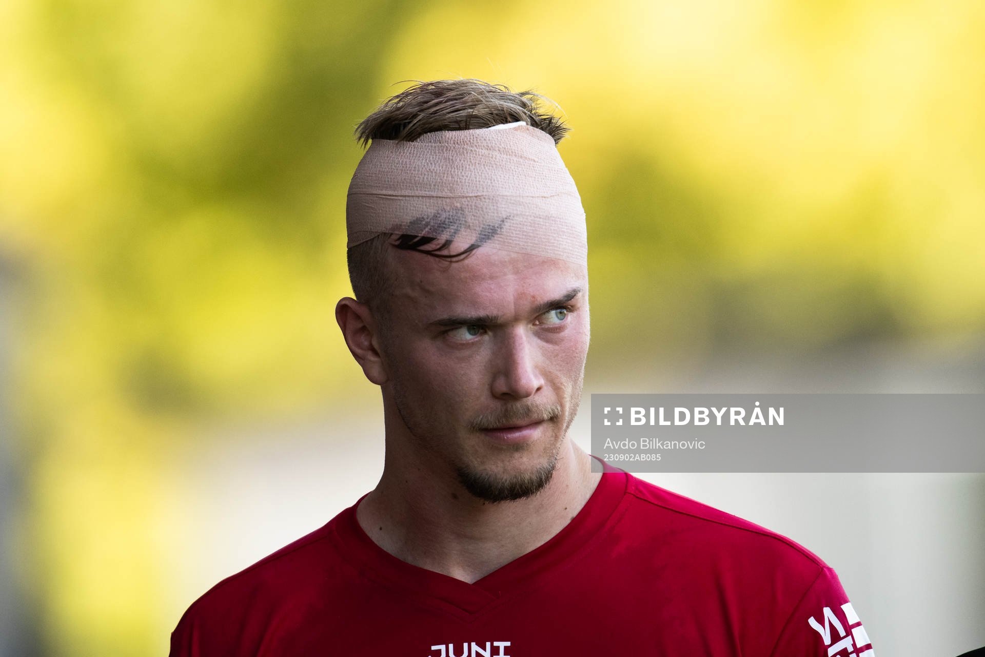 GAISs Alexander Ahl Holmström med bandage runt huvudet