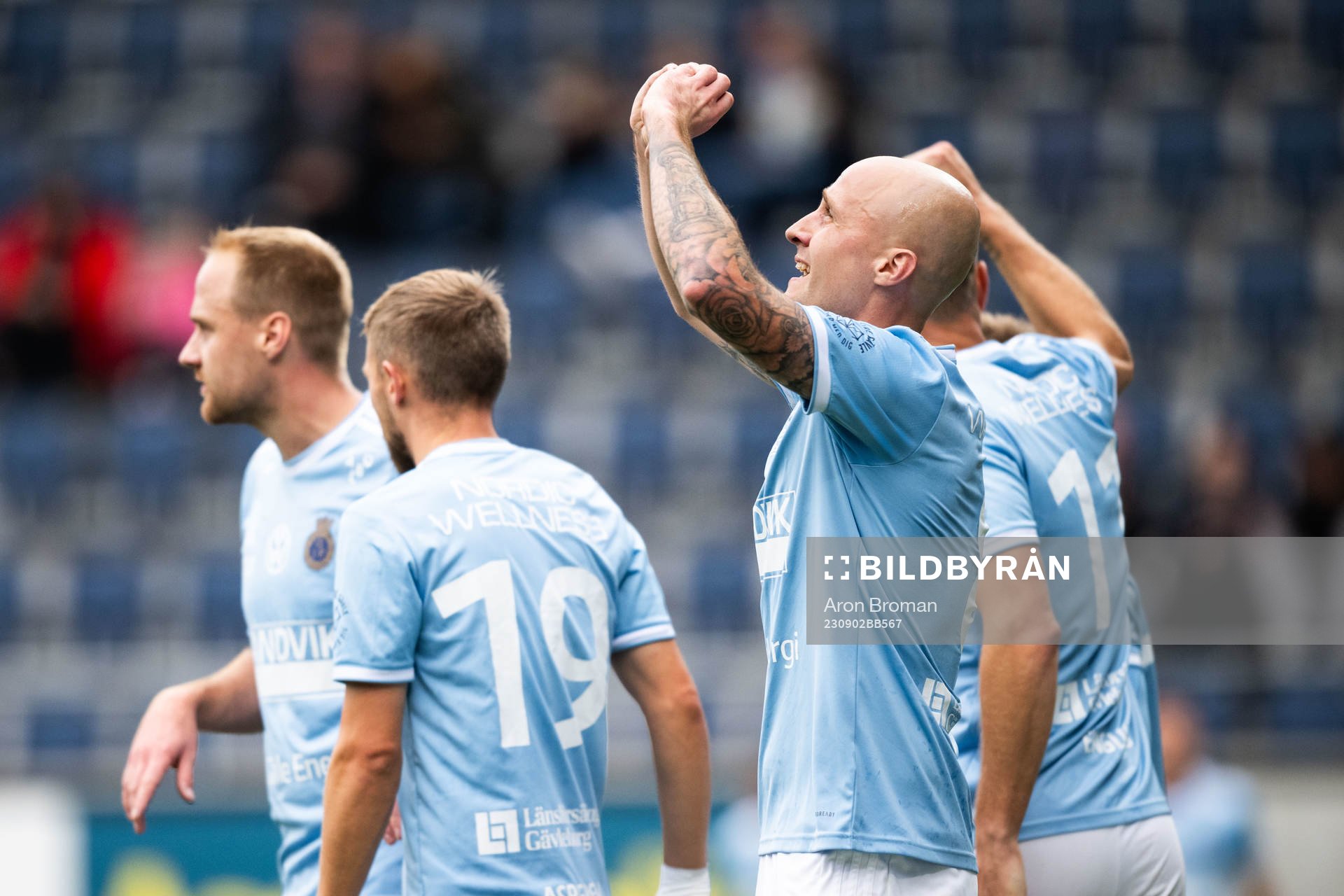 Gefles Anton Lundin jublar