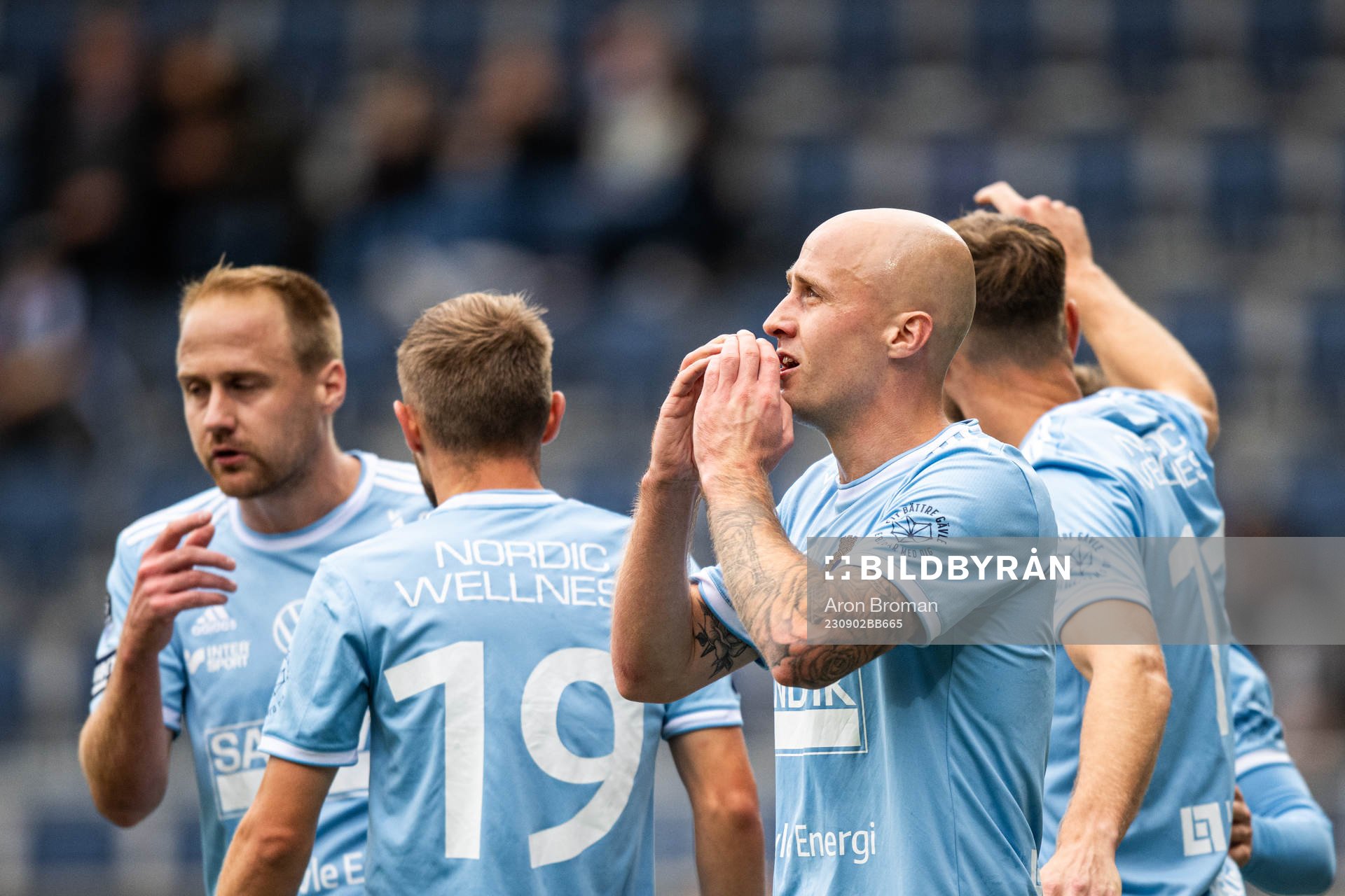 Gefles Anton Lundin jublar