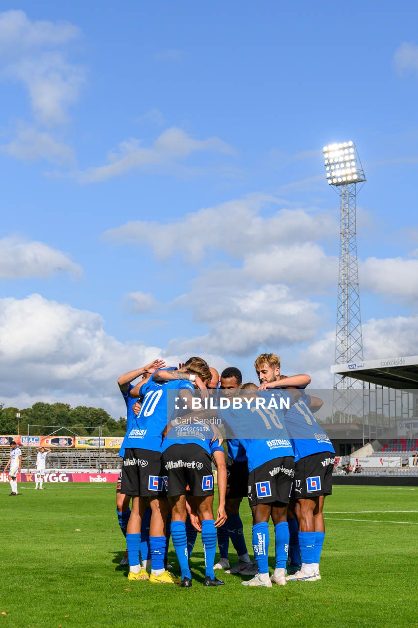 Halmstads spelare jublar