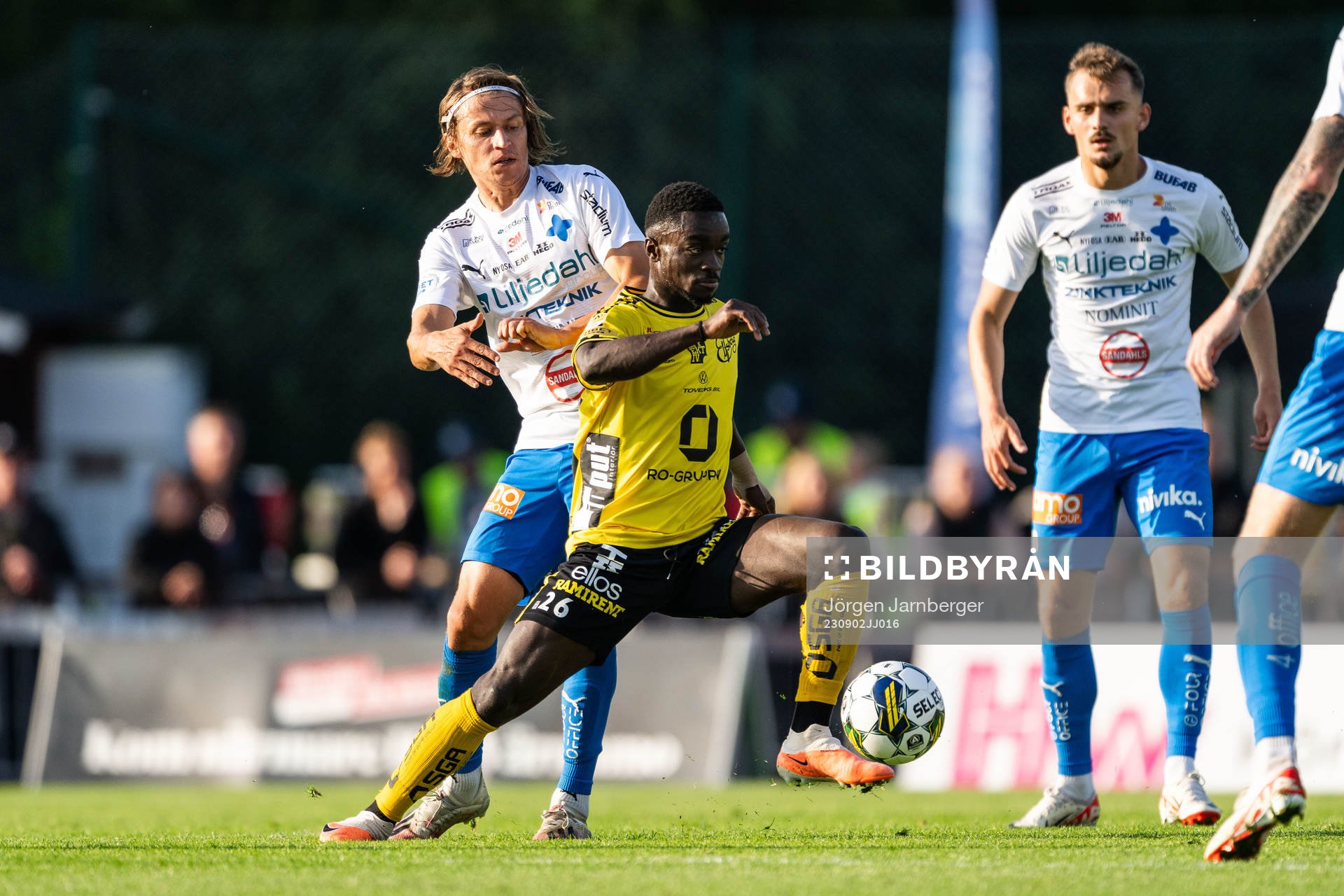 Värnamos Simon Thern och Elfsborgs Emmanuel Boateng