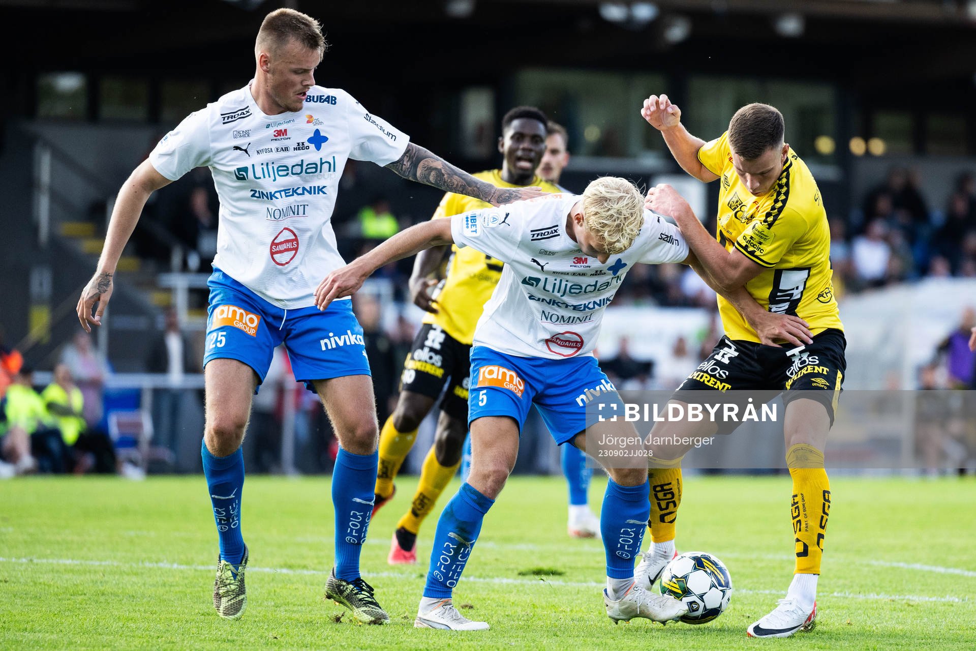 Värnamos Victor Eriksson och Victor Larsson mot Elfsborgs