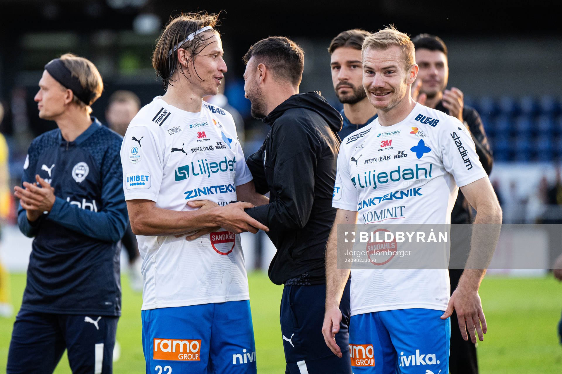Värnamos Simon Thern och Freddy Winsth jublar