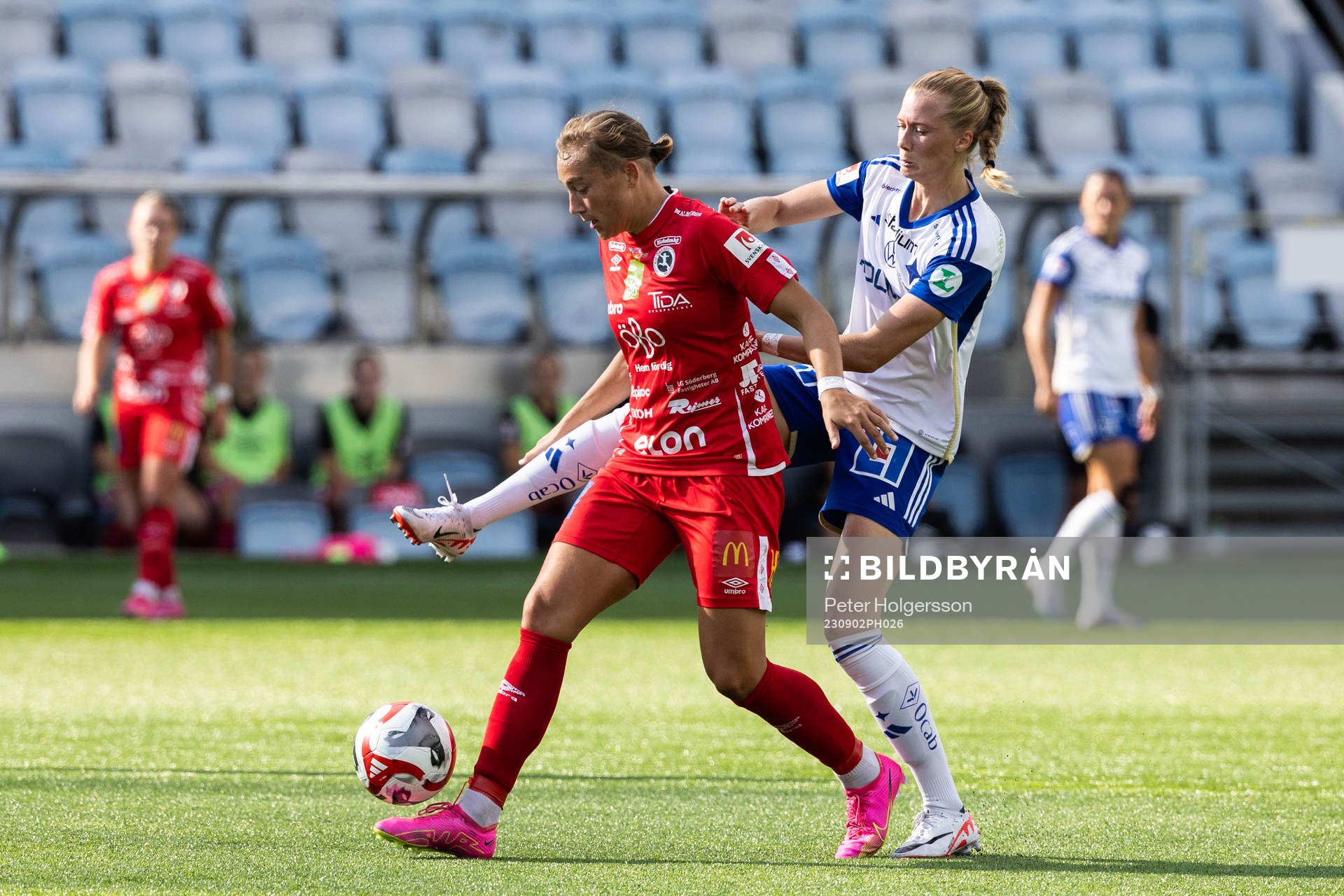 Örebros Jenny Danielsson och IFK Norrköpings Ebba Handfast