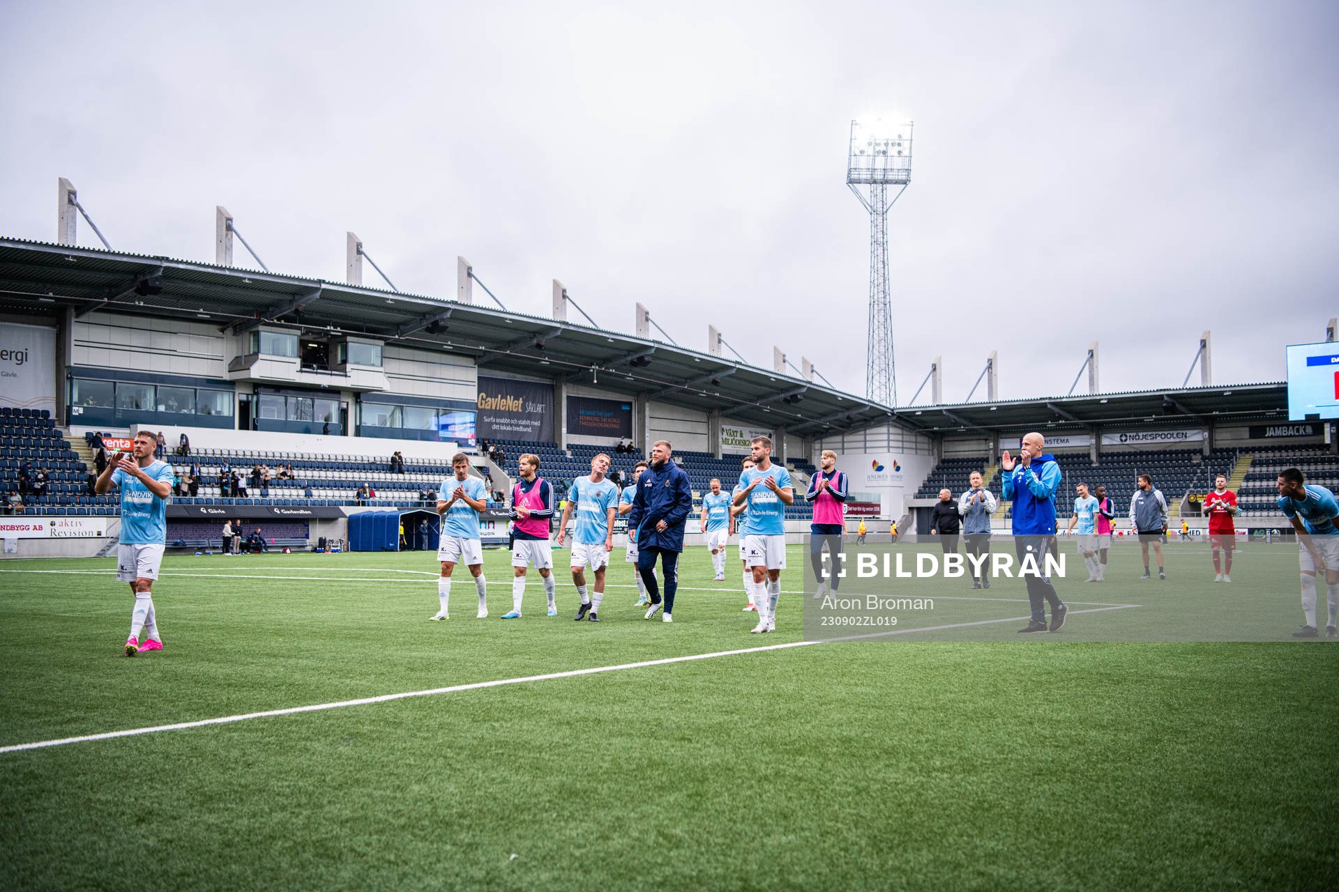 Gefles spelare jublar