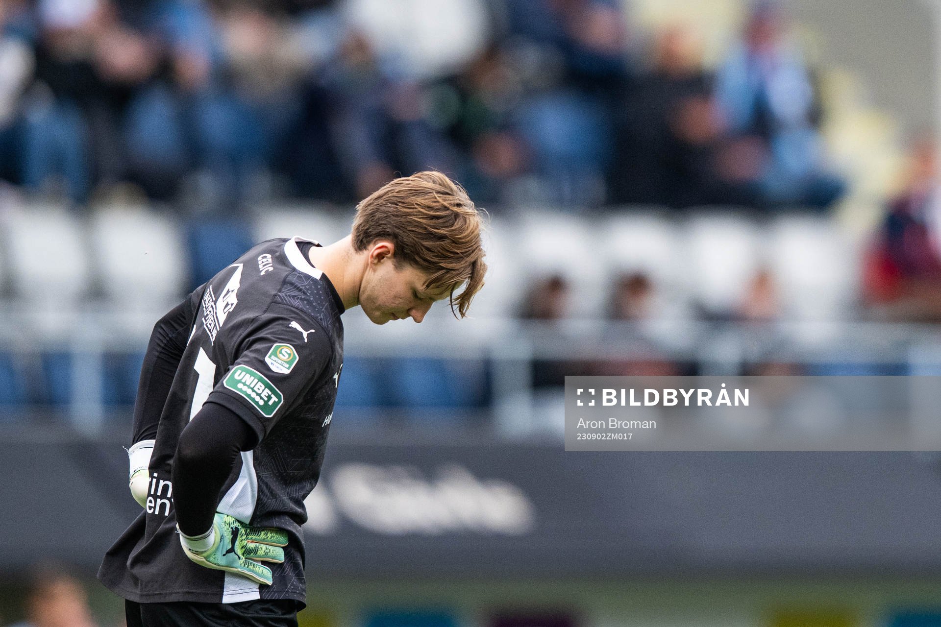 Jönköpings Södras målvakt David Celic deppar