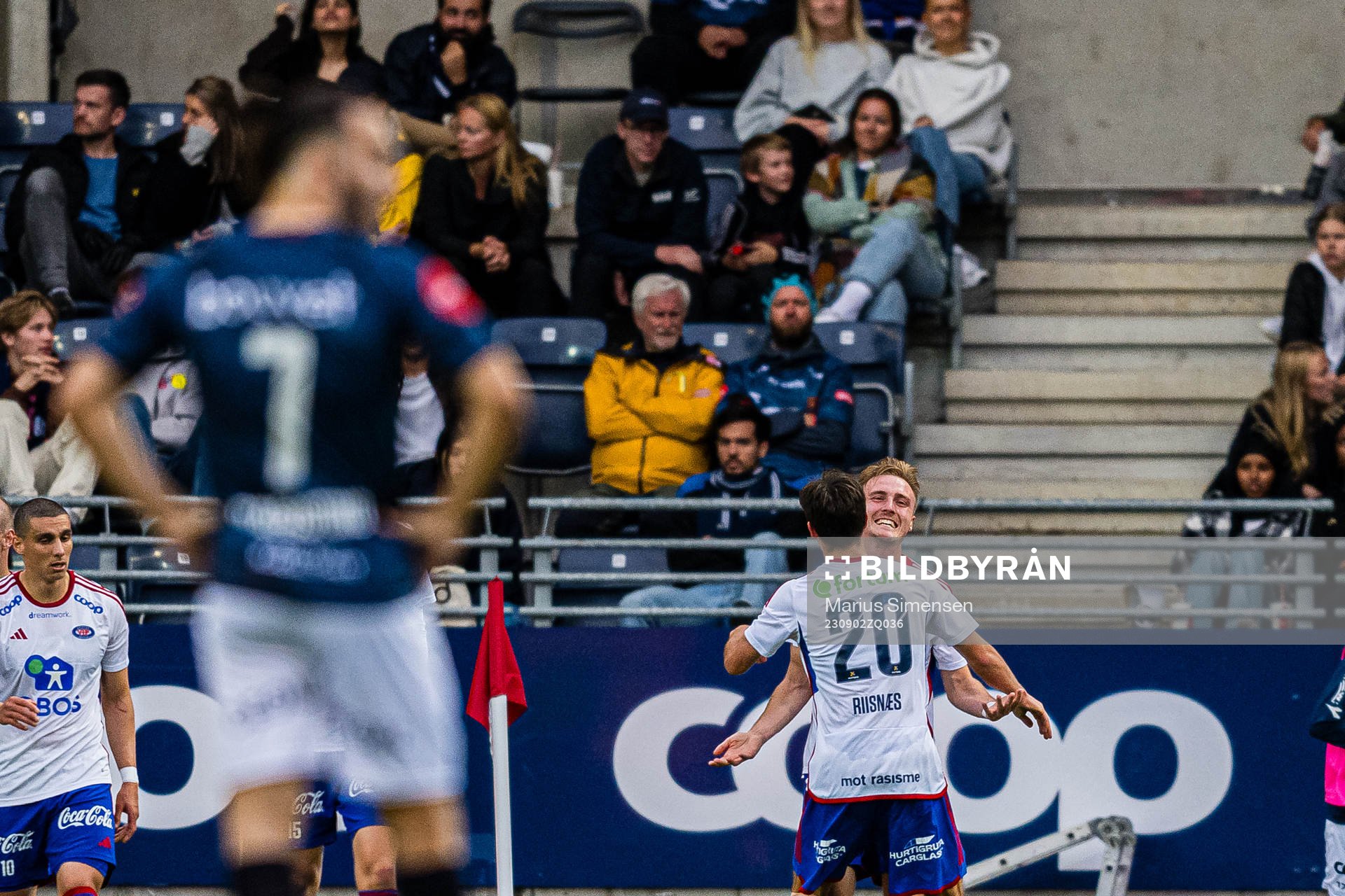Christian Borchgrevink of Vålerenga celebrates