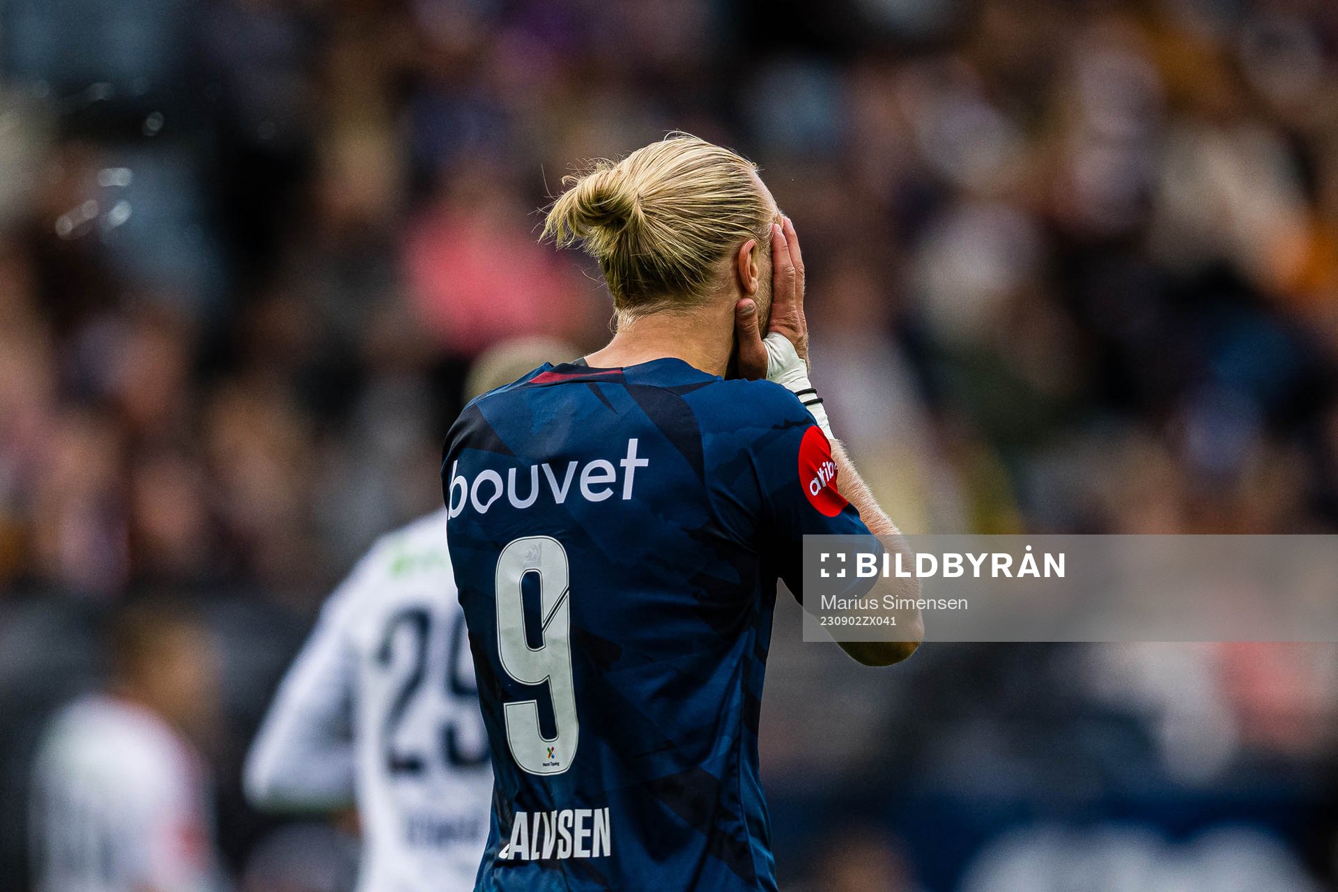 Lars-Jørgen Salvesen of Viking looks dejected