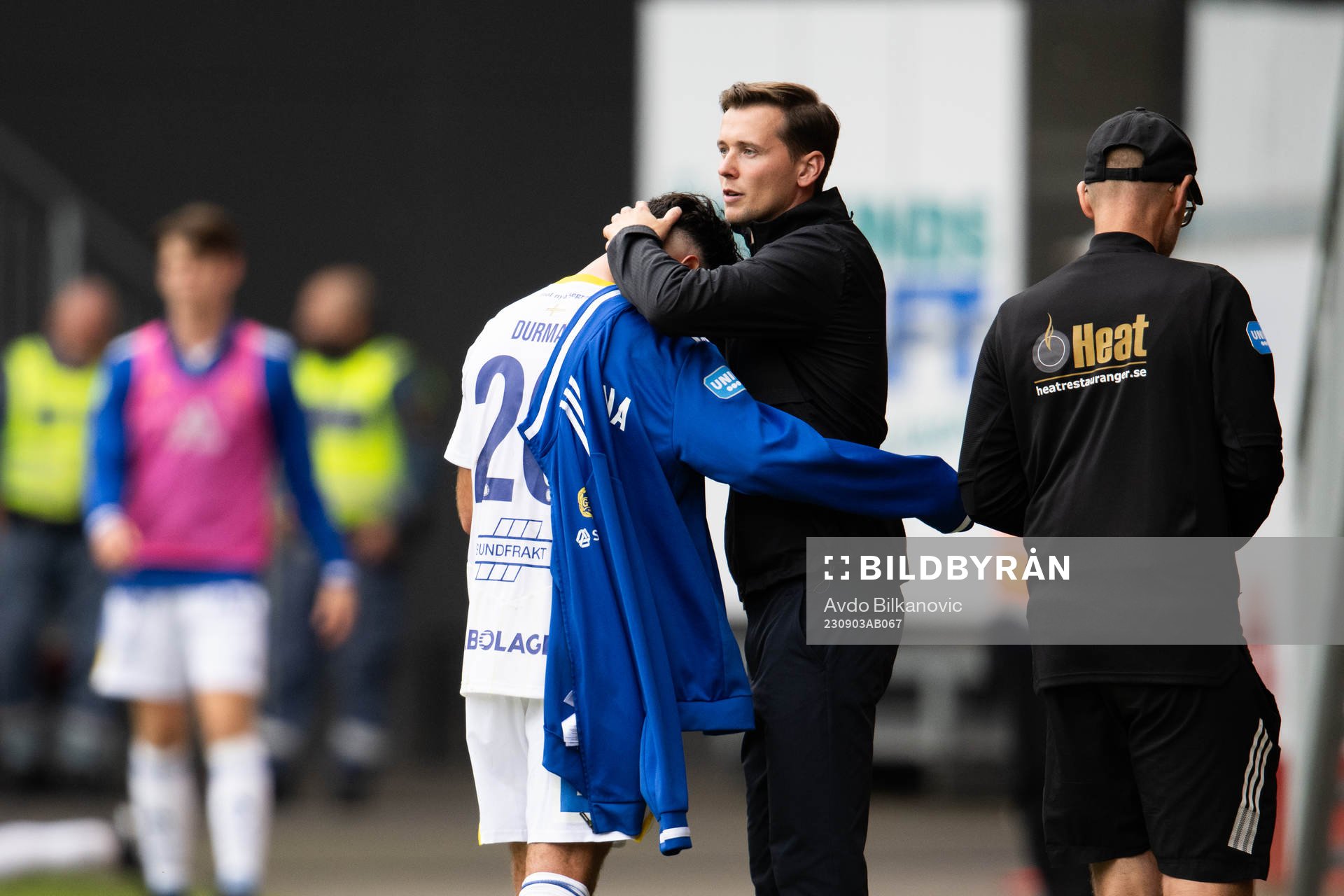GIF Sundsvalls tränare Douglas Jakobsen tackar Elias