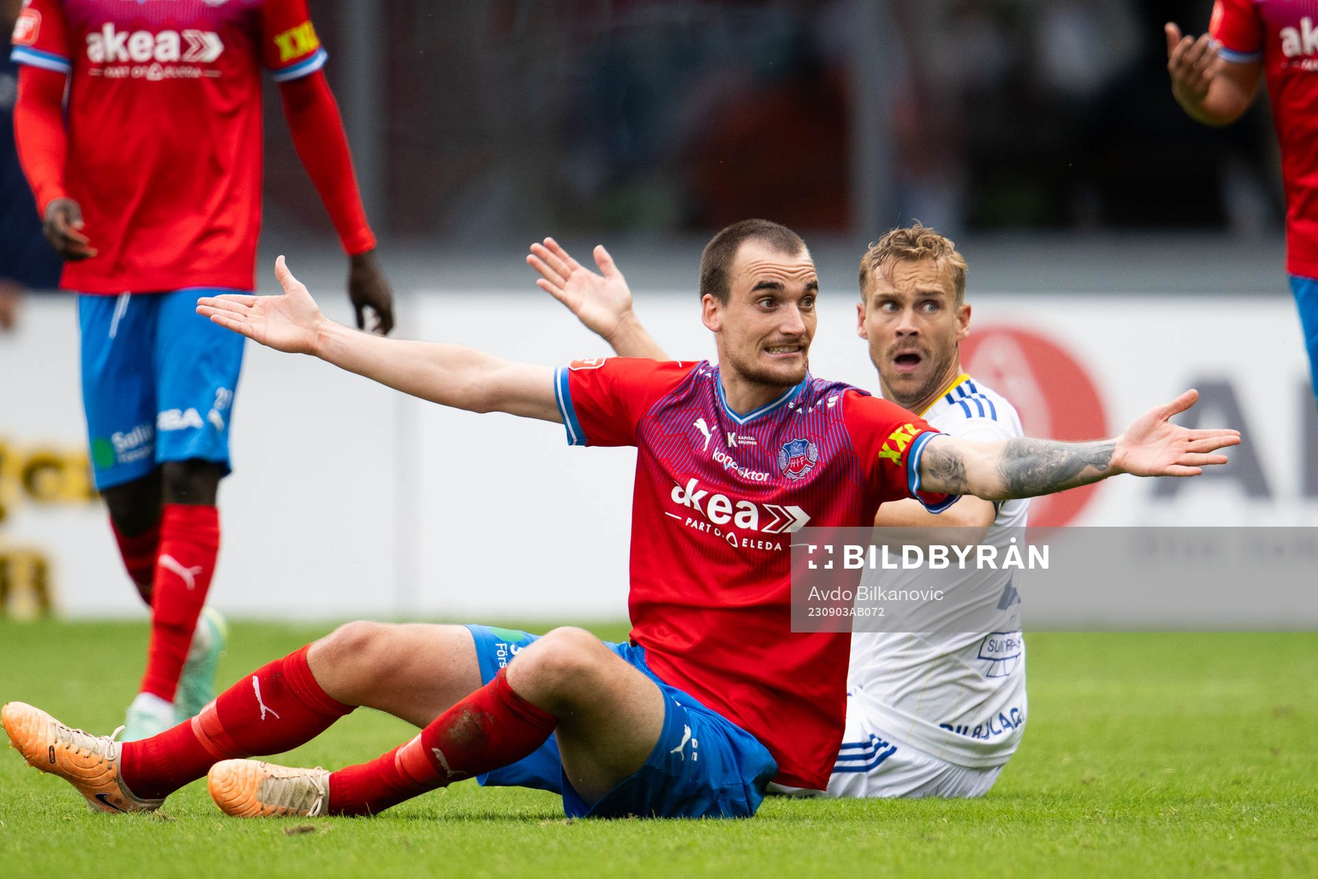 Helsingborgs Adam Hellborg agerar