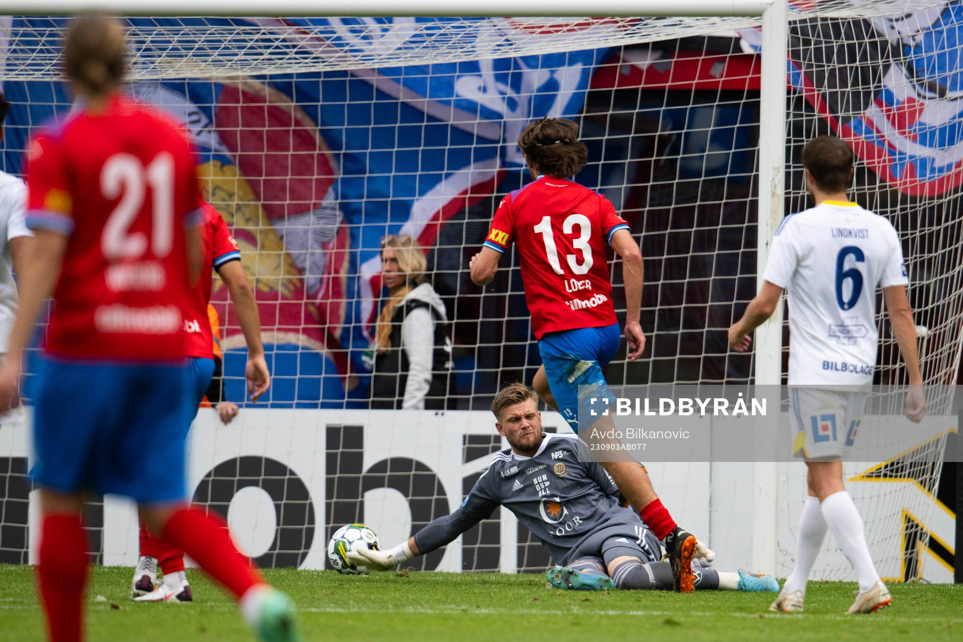 Helsingborgs Wilhelm Loeper gör 3-2 målet bakom GIF