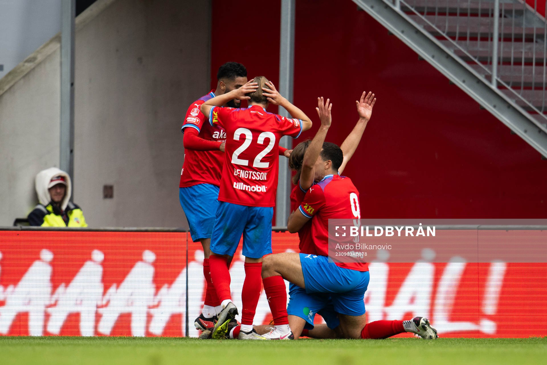 Helsingborgs Wilhelm Loeper jublar under fotbollsmatchen i Superettan mellan Helsingborg och GIF Sundsvall den 3 september 2023 i Helsingborg. 
