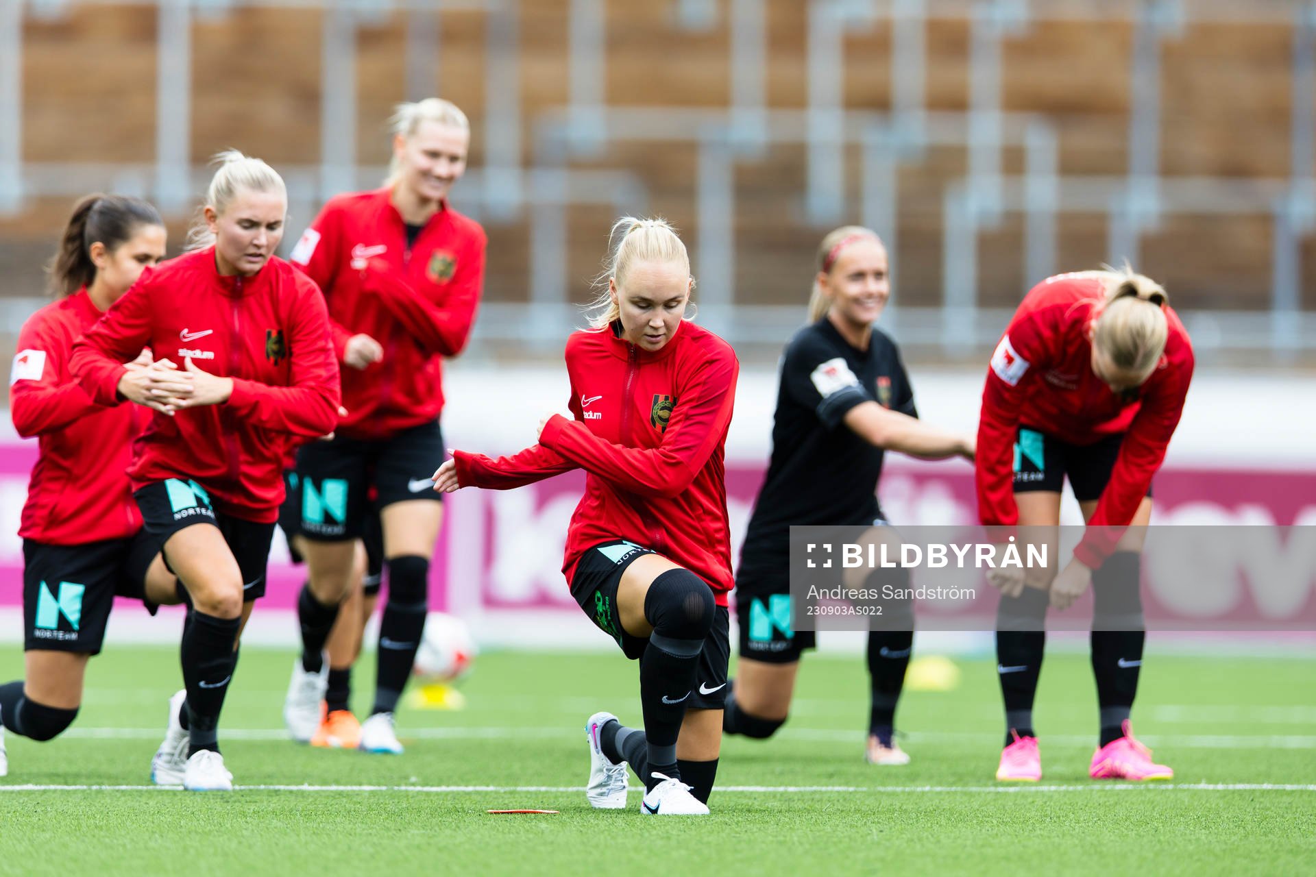 Brommapojkarnas spelare värmer upp