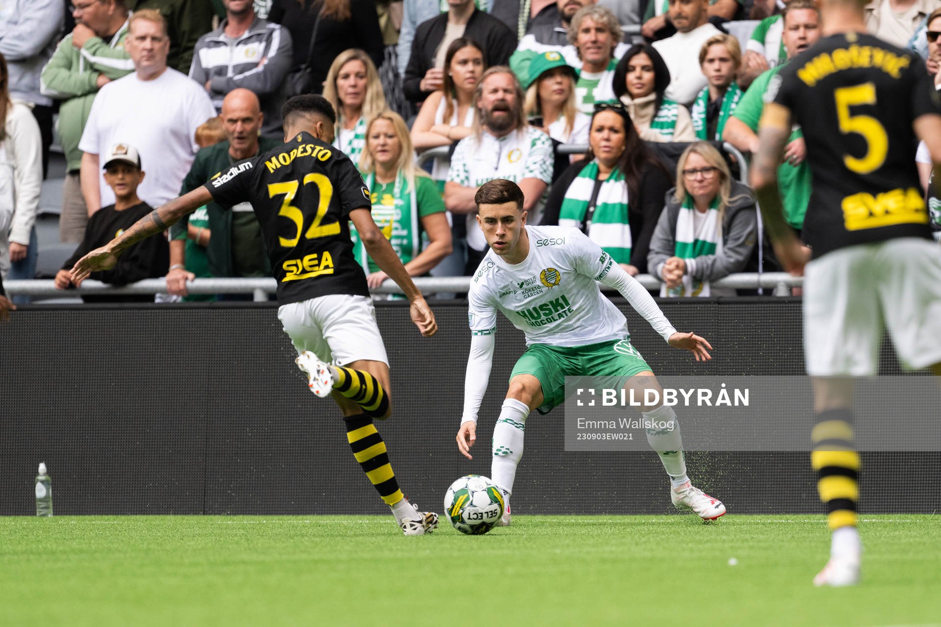 AIKs Rui Modesto och Hammarbys Marc Llinares Barragan