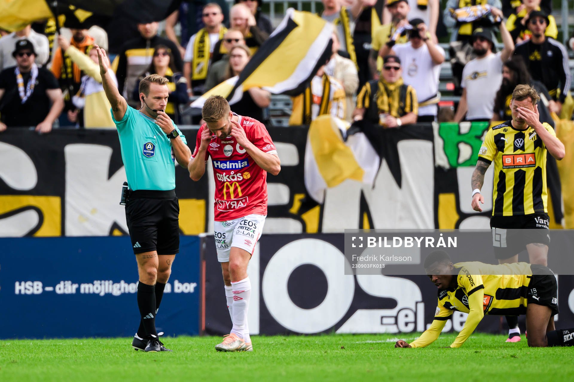 Domare Kristoffer Karlsson och Degerfors Rasmus Örqvist
