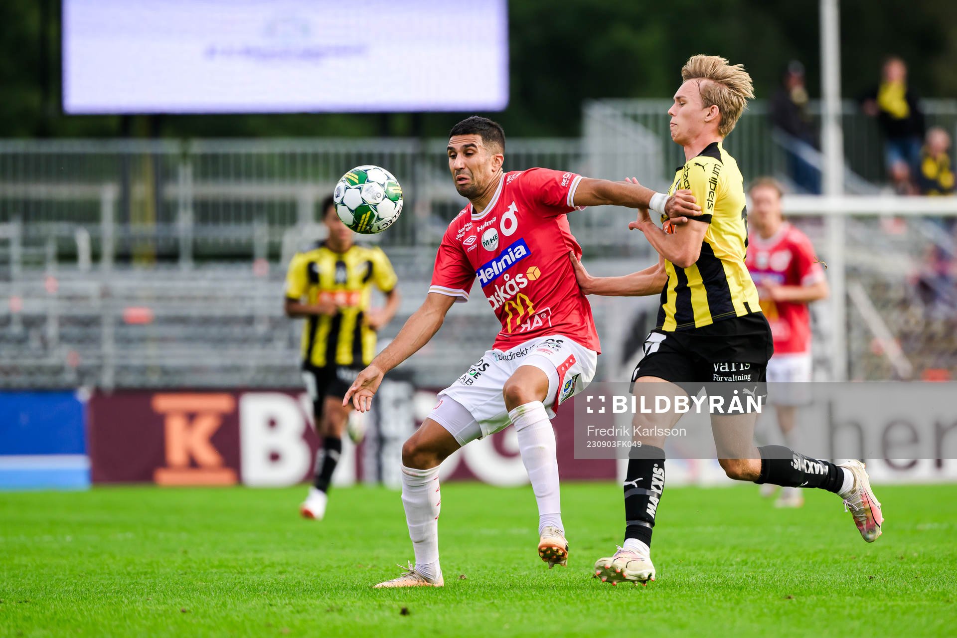 Degerfors Elyas Bouzaiene och Häckens Pontus Dahbo