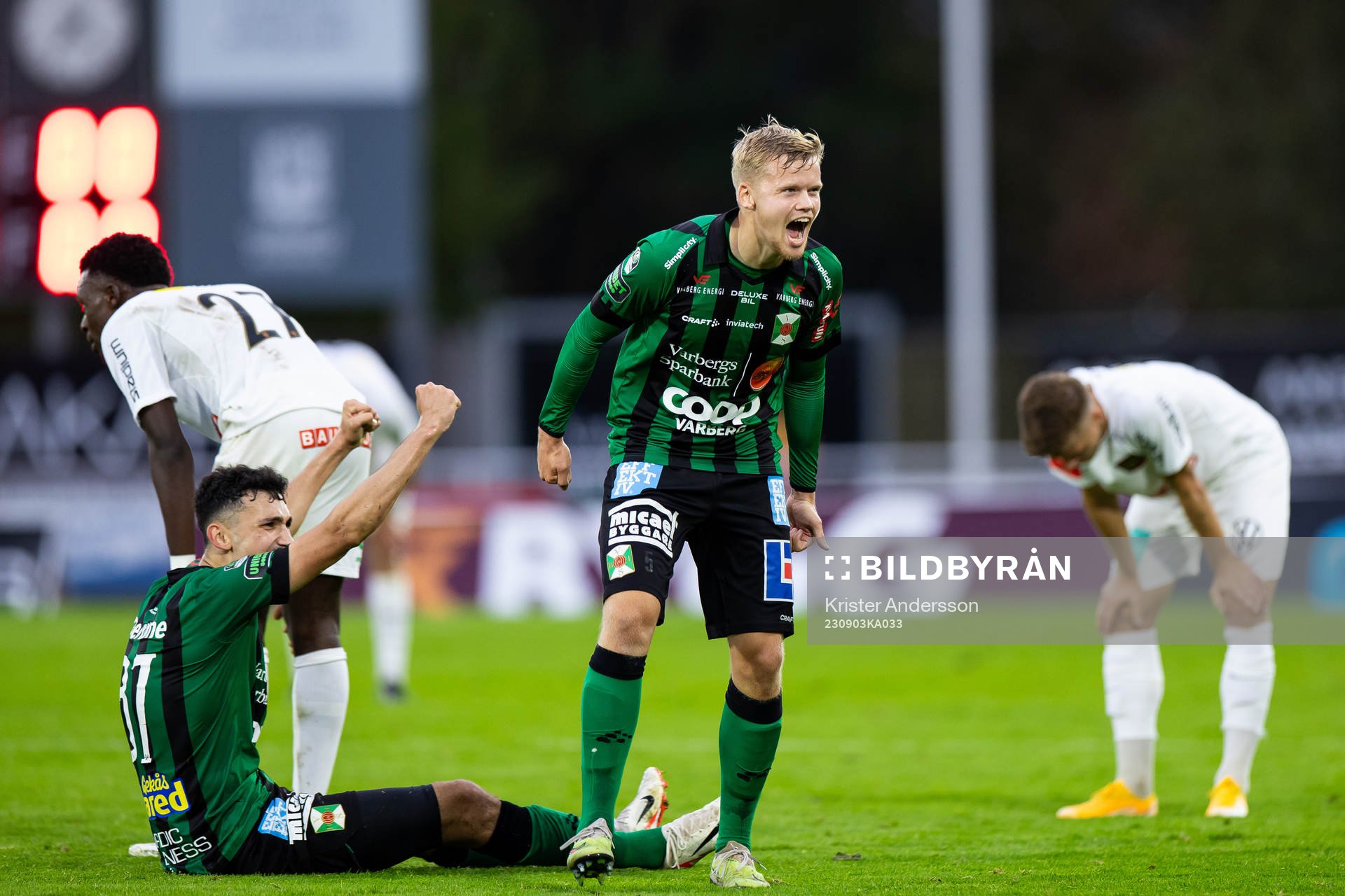 Varbergs Dion Krasniqi och Leo Frigell Jansson jublar