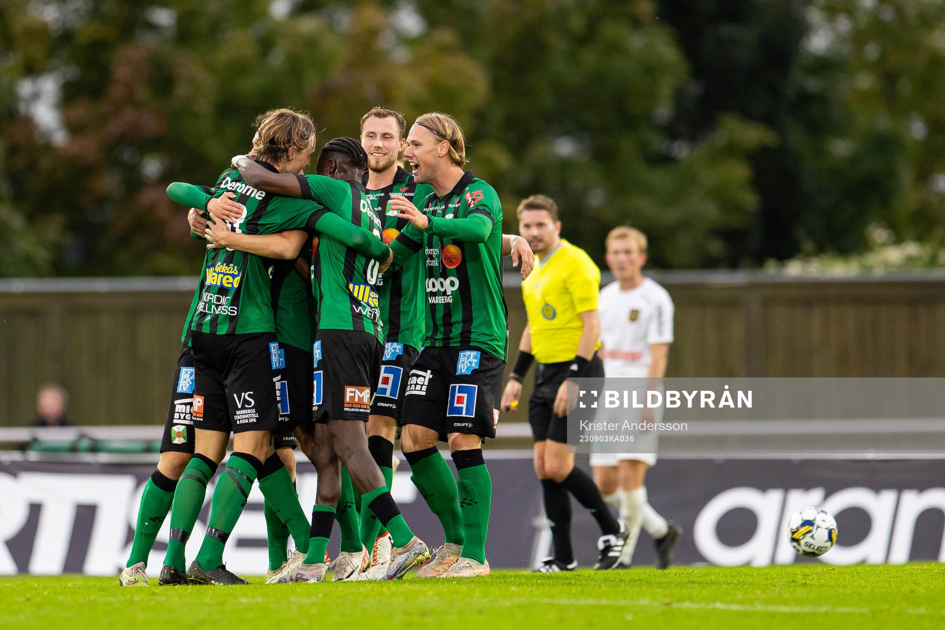 Varbergs Joakim Lindner jublar med laget