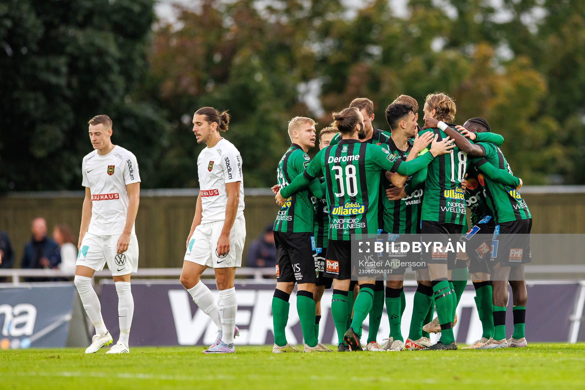 Varbergs Joakim Lindner jublar med laget