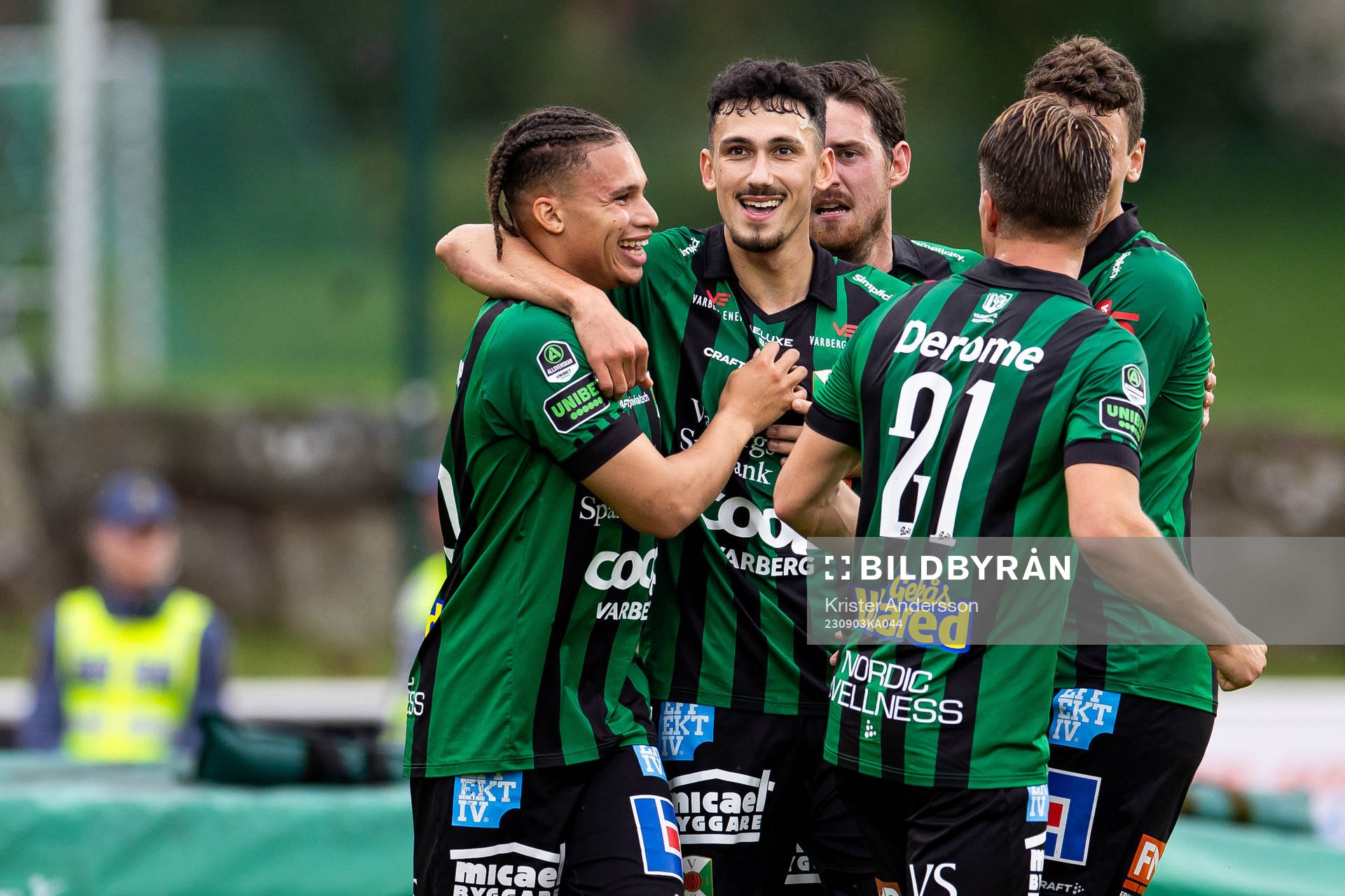 Varbergs Dion Krasniqi jublar med laget