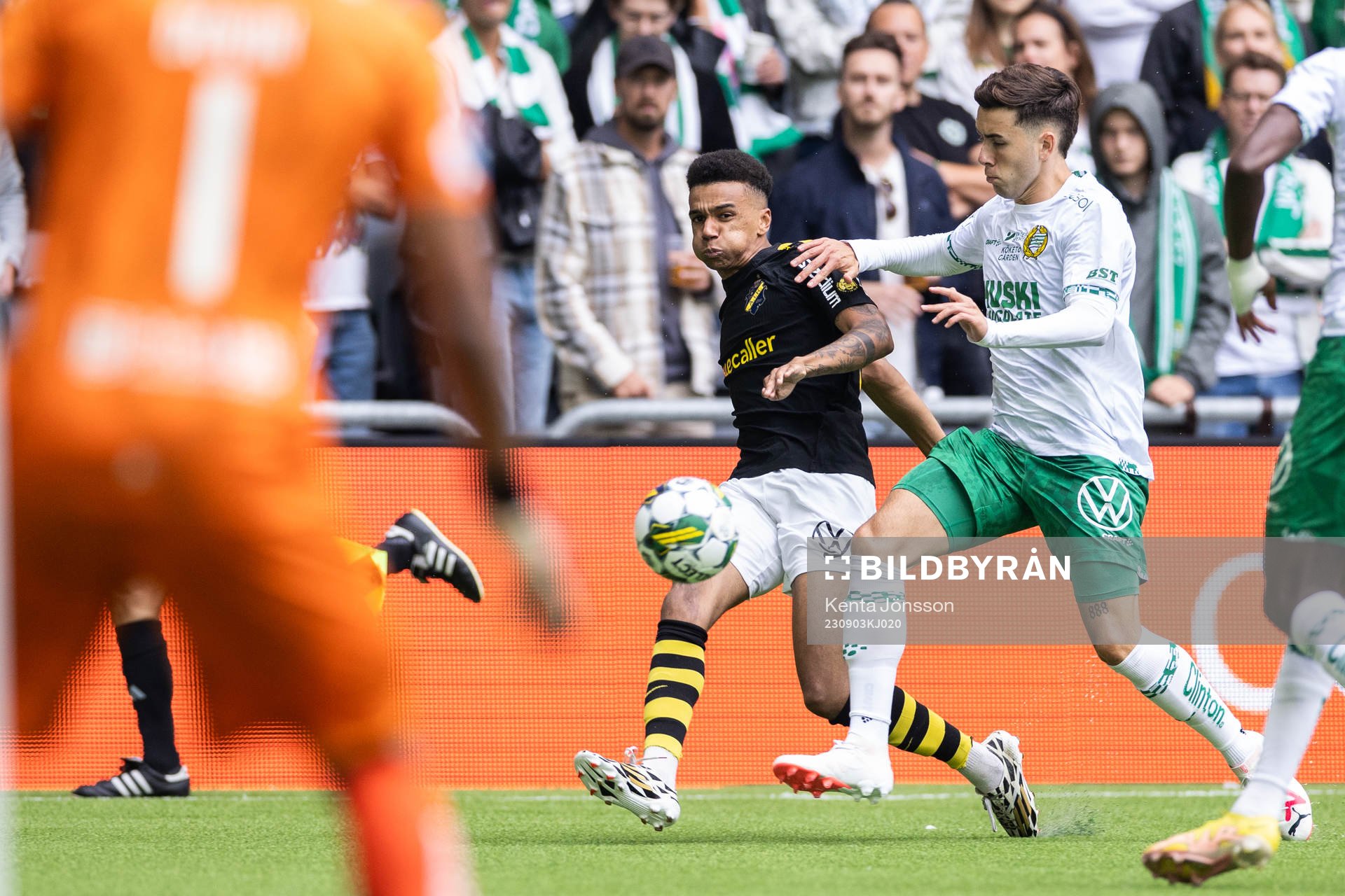 AIKs Rui Modesto och Hammarbys Marc Llinares Barragan