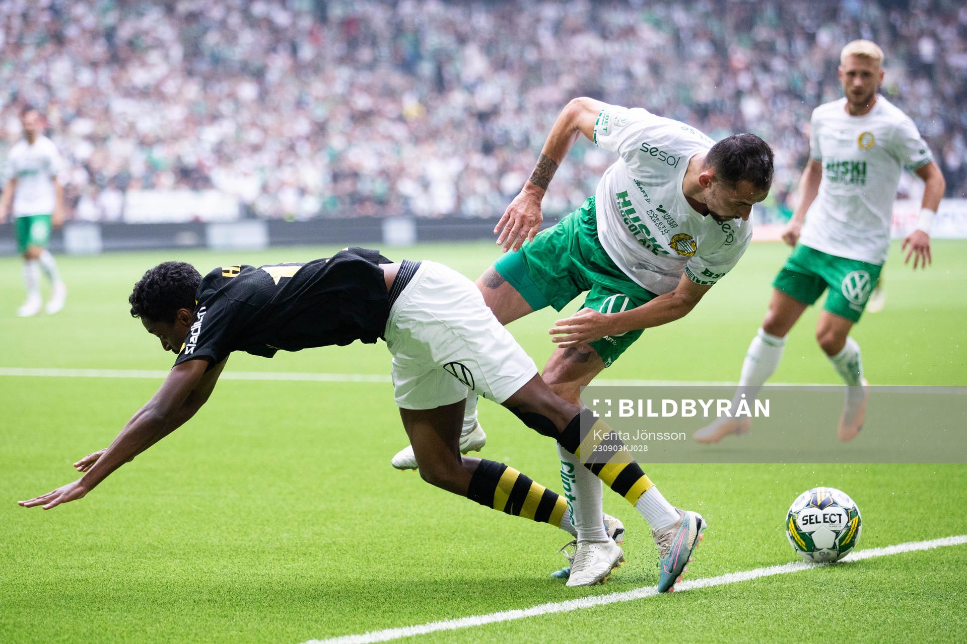 AIKs Abdihakin Ali och Hammarbys Loret Sadiku