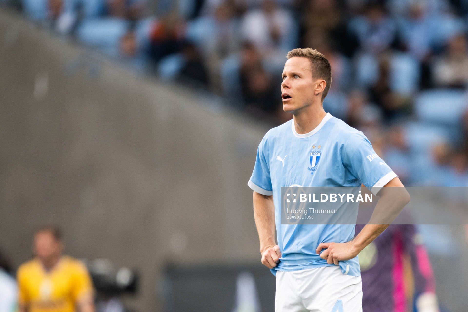 Malmö FFs Niklas Moisander deppar