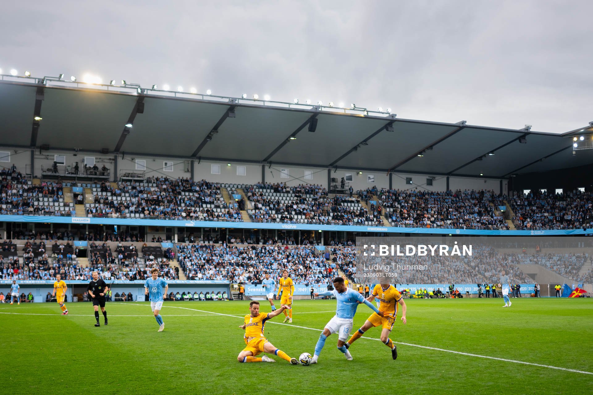 Malmö FFs Martin Olsson och IFK Göteborgs Kolbeinn