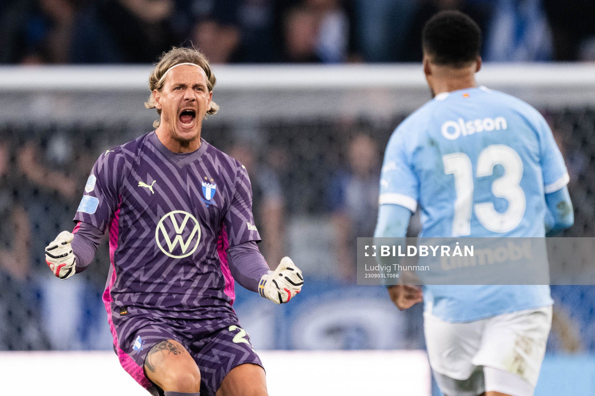 Malmö FFs målvakt Johan Dahlin och Martin Olsson jublar