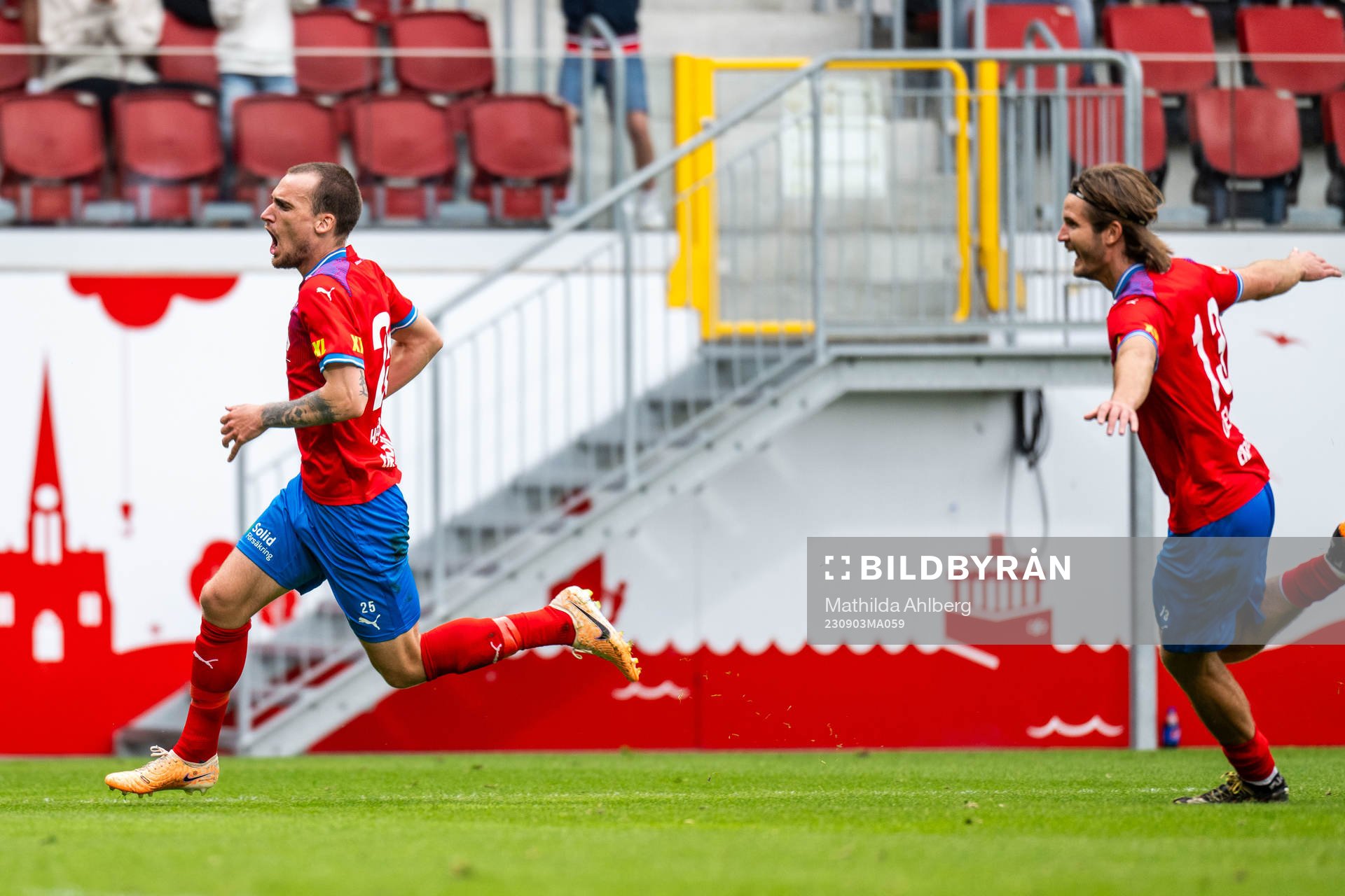 Helsingborgs Adam Hellborg och Wilhelm Loeper jublar