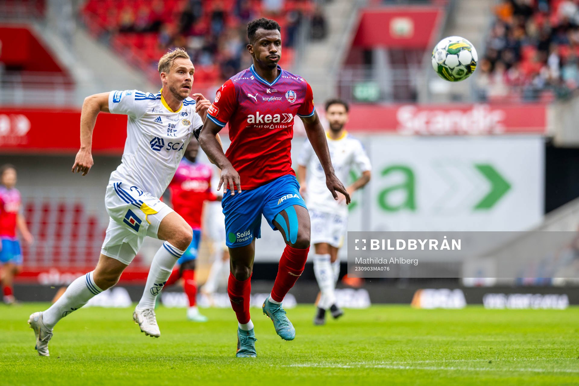 GIF Sundsvalls Pontus Engblom och Helsingborgs Bernardo