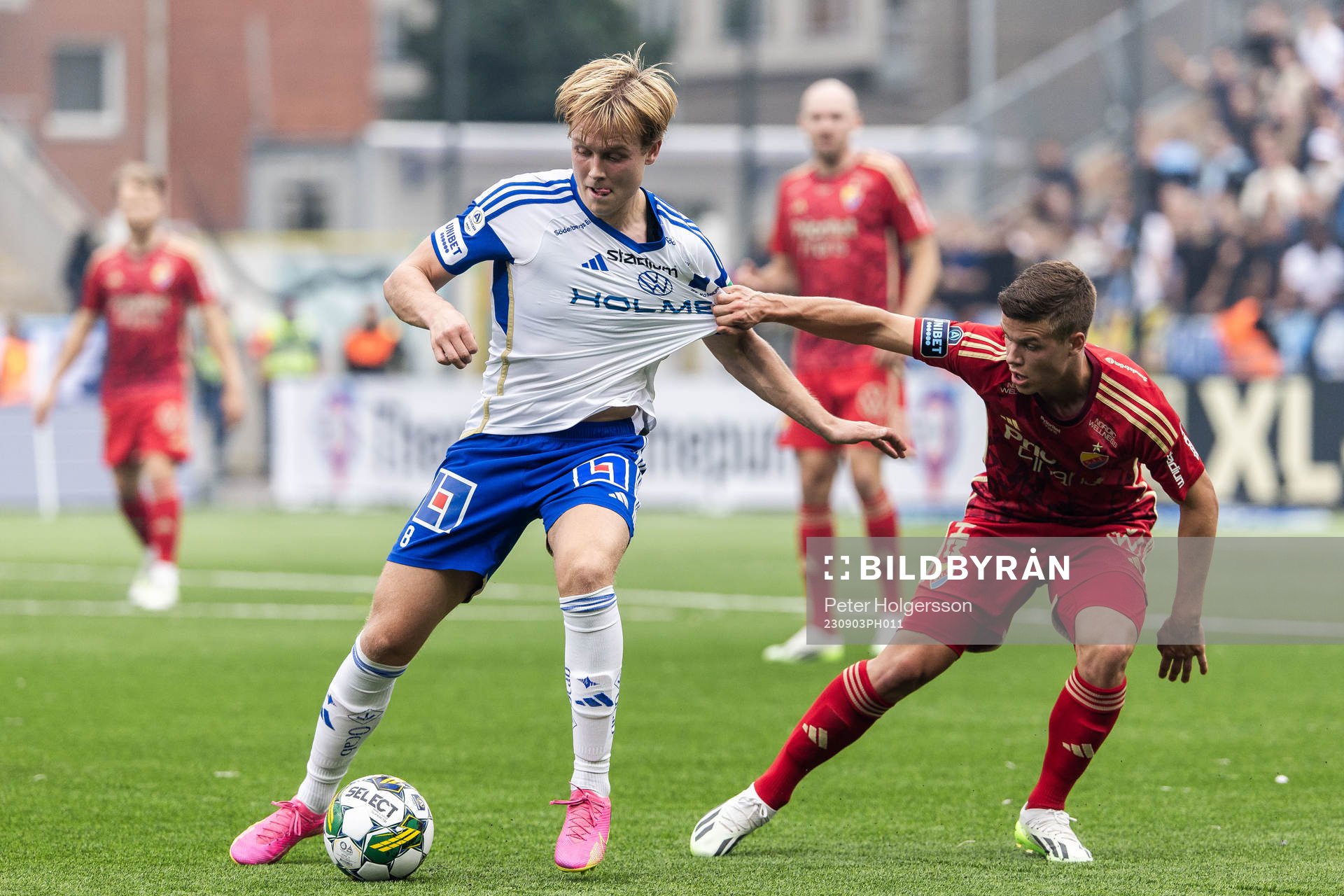 IFK Norrköpings Isak Andri Sigurgeirsson och Djurgårdens