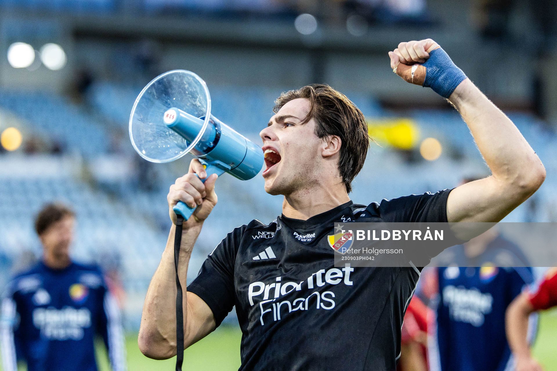 Djurgårdens målvakt Jacob Widell Zetterström jublar