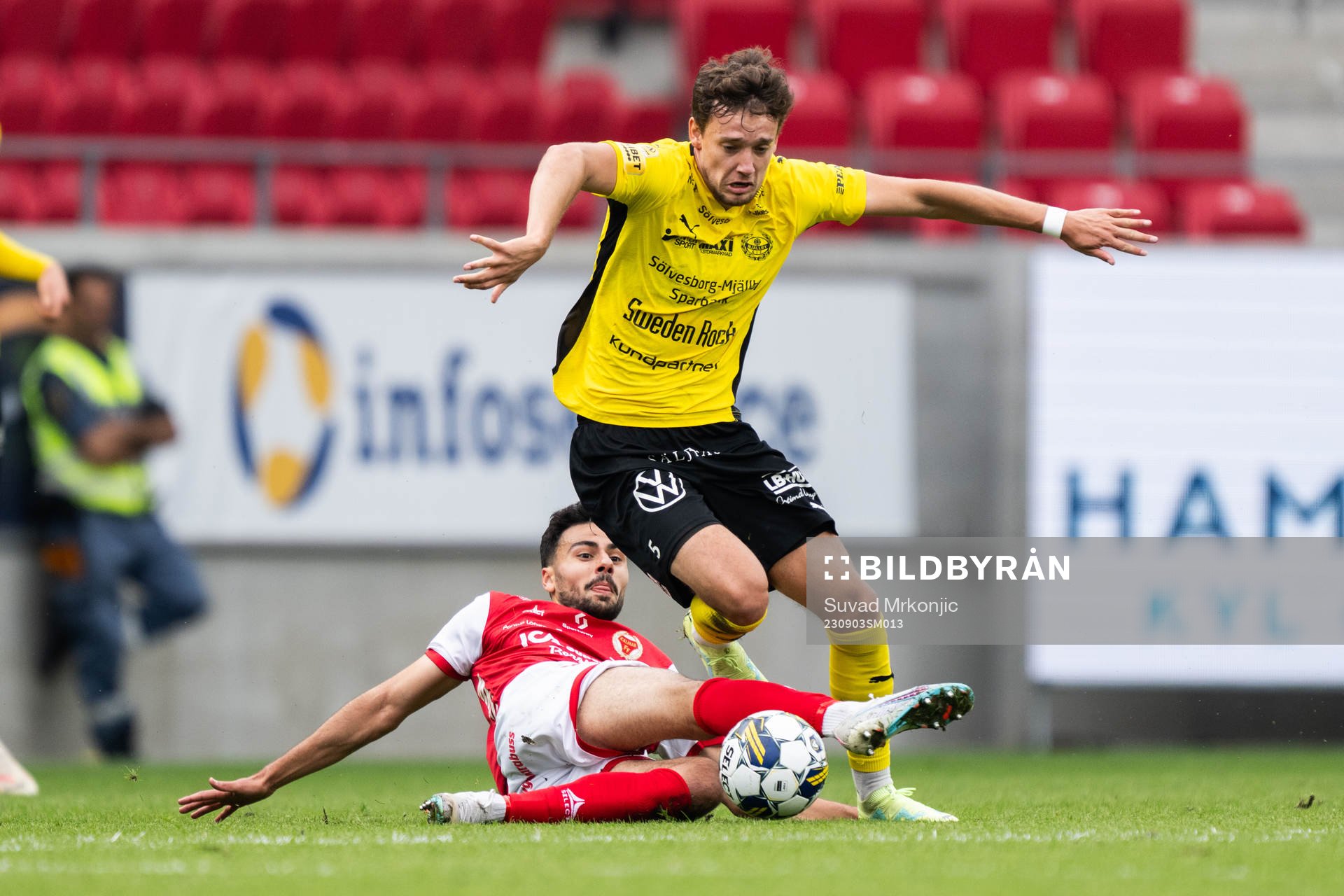 Kalmars Rasmus Sjöstedt och Mjällbys Colin Rösler