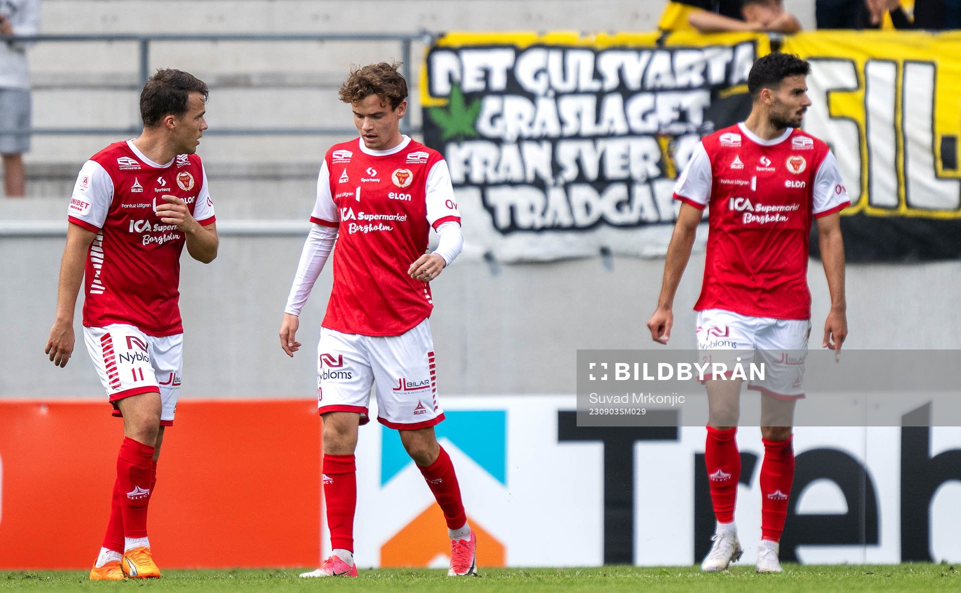 Kalmars Simon Skrabb, Jacob Trenskow och Deniz Hummet deppar