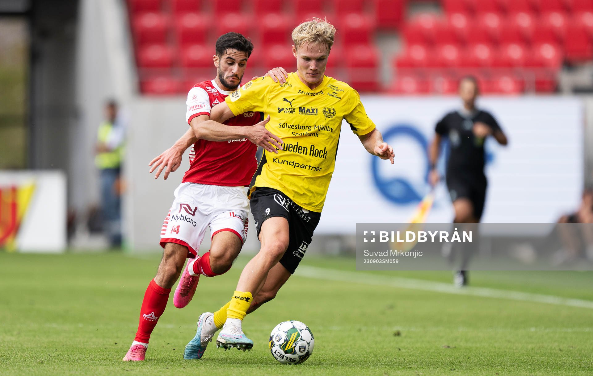 Kalmars Noah Shamoun och Mjällbys Max Fenger