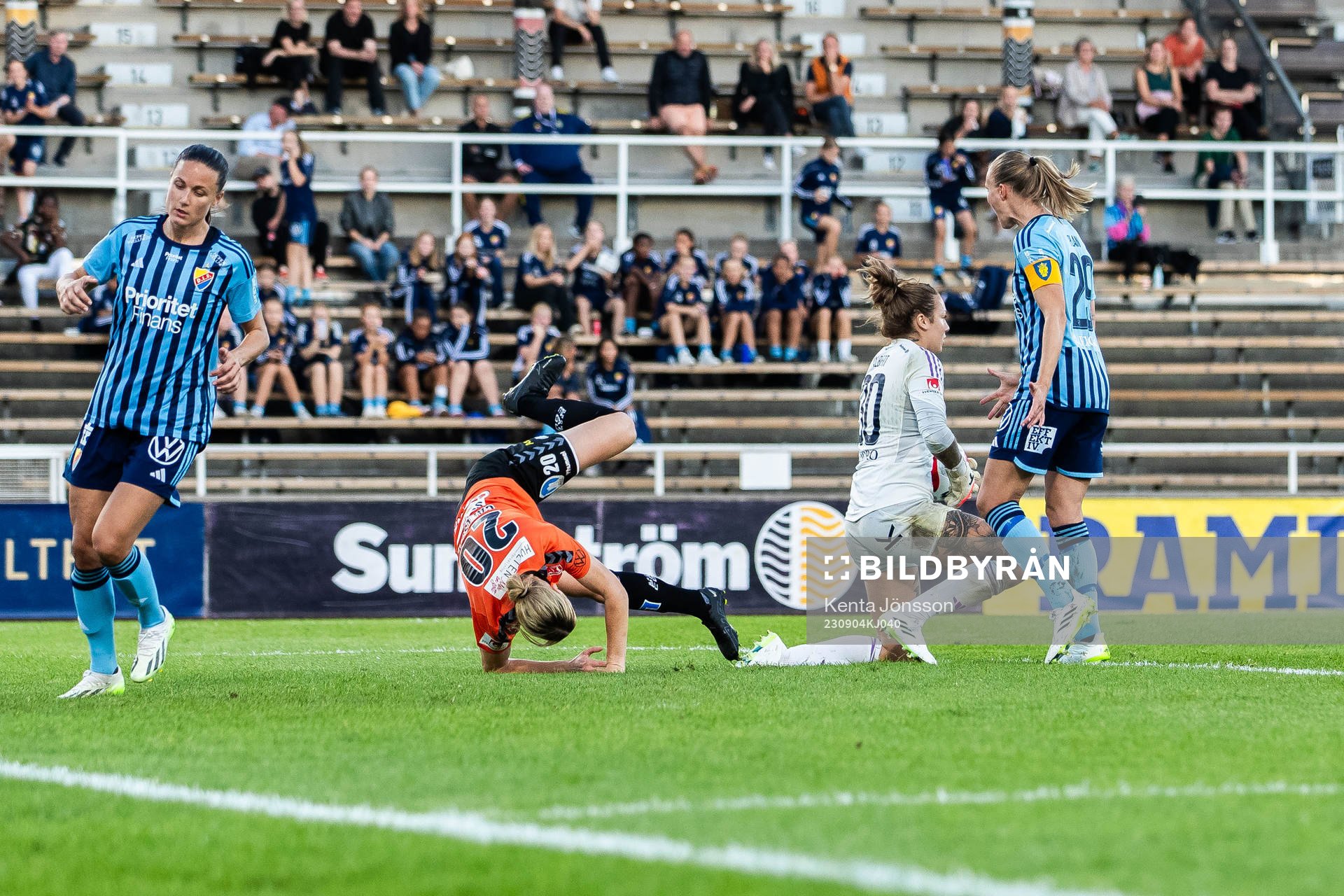 Kristianstads Mia Carlsson och Djurgårdens Katelin Talbert