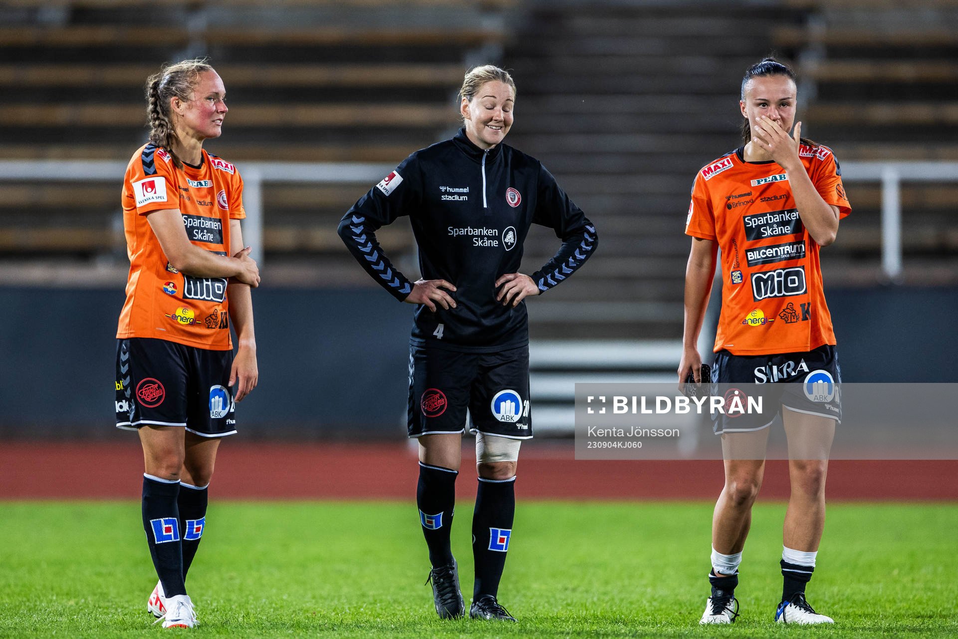 Kristianstads Therese Ivarsson och Amy Sayer deppar