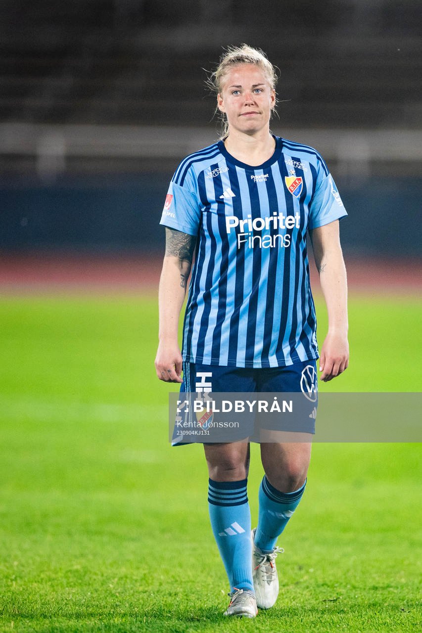 Djurgårdens Therese Åsland fotbollsmatchen i