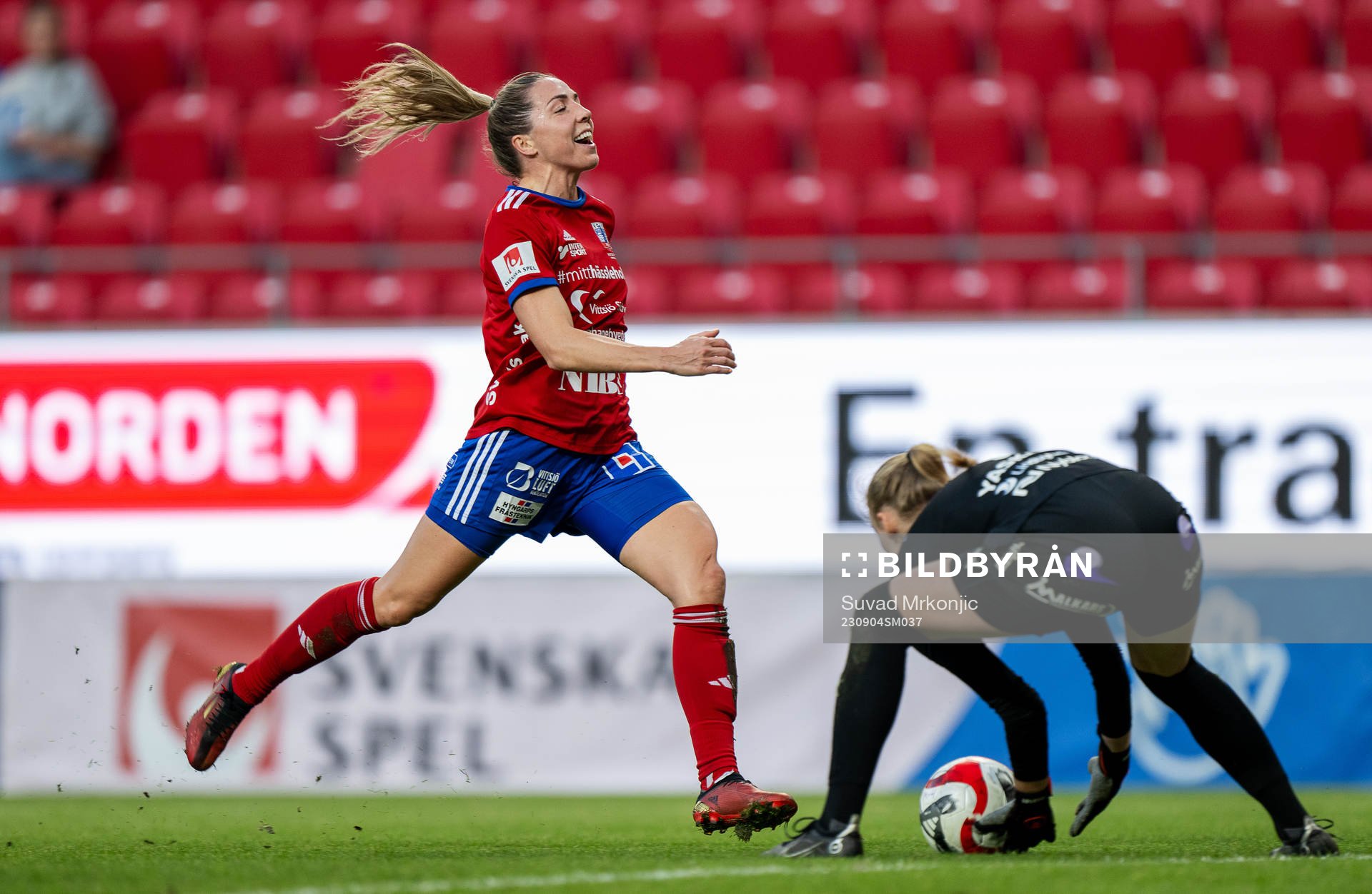 Vittsjös Clara Markstedt och Kalmars målvakt Laura