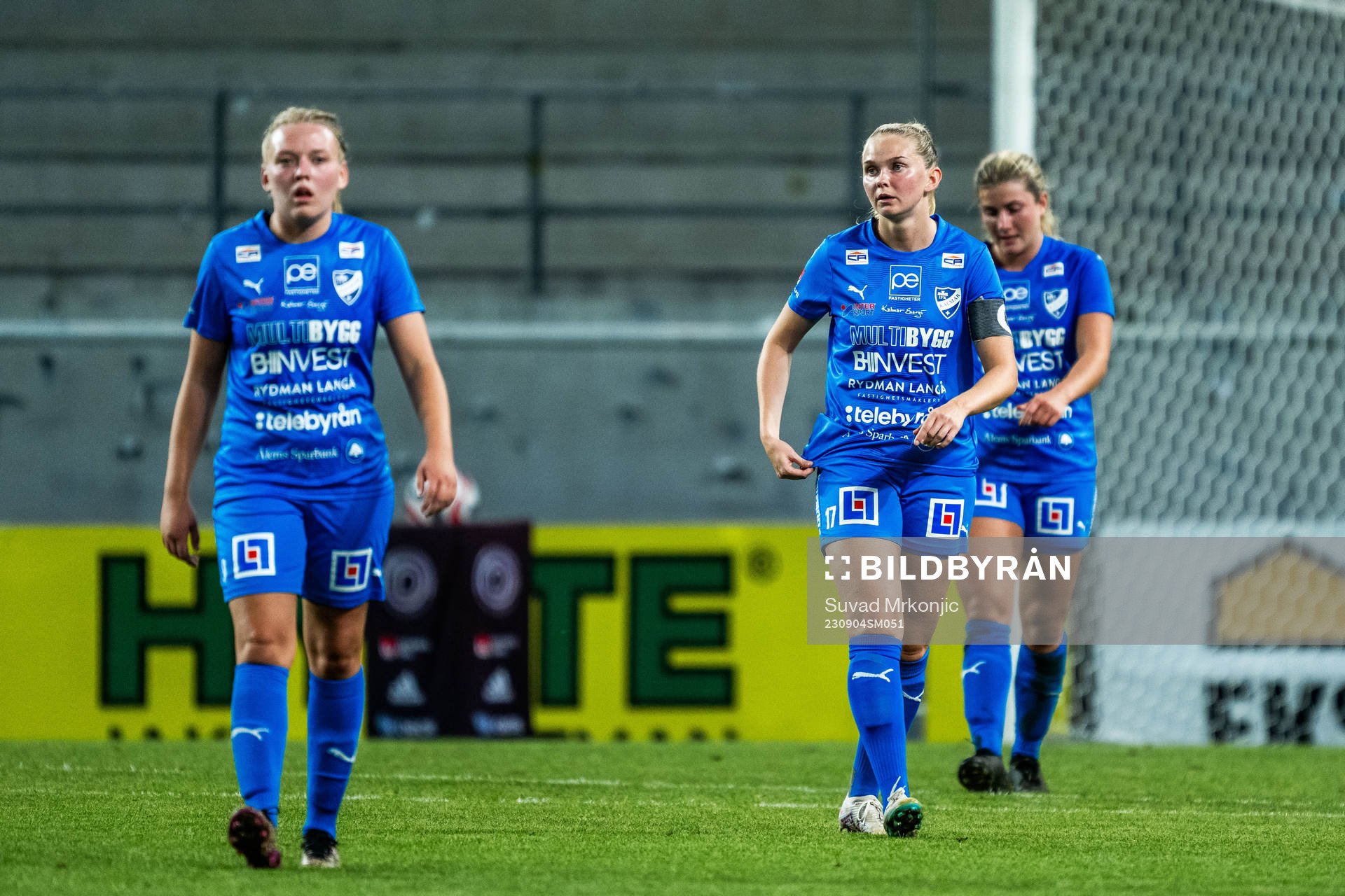 Kalmars Nova Karlsson och Amanda Persson deppar