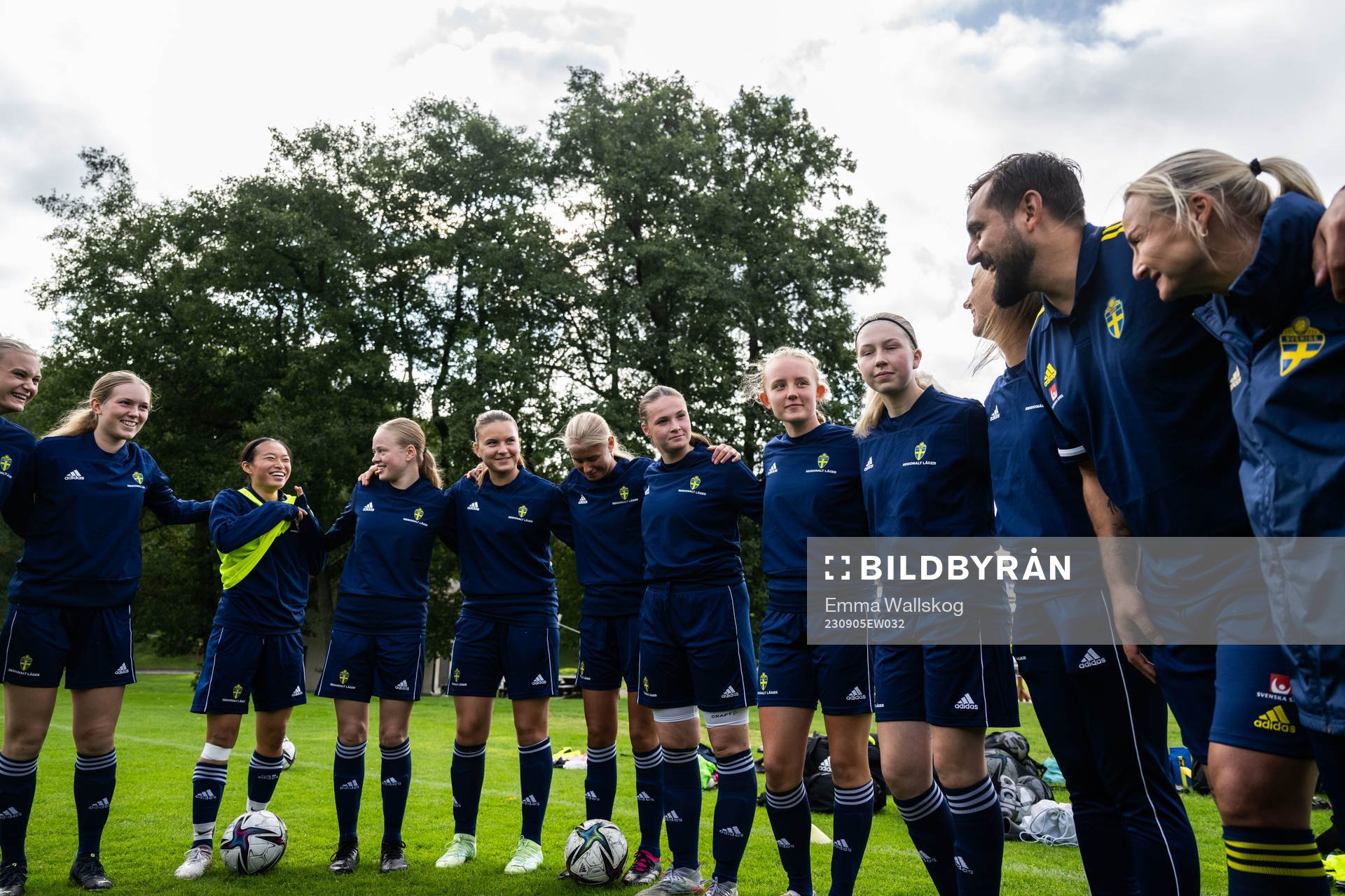 Spelare med ledare Claudio Pereyra och Julie Rytterlund