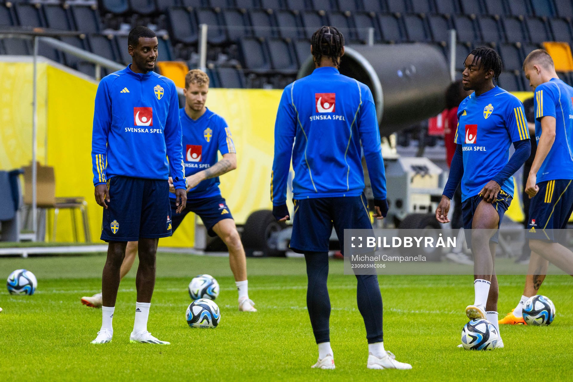 Alexander Isak and Anthony Elanga of Sweden