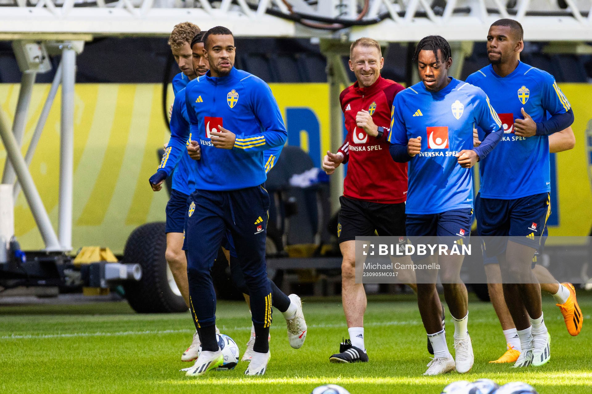 Robin Quaison, Anthony Elanga, and Isak Hien of Sweden